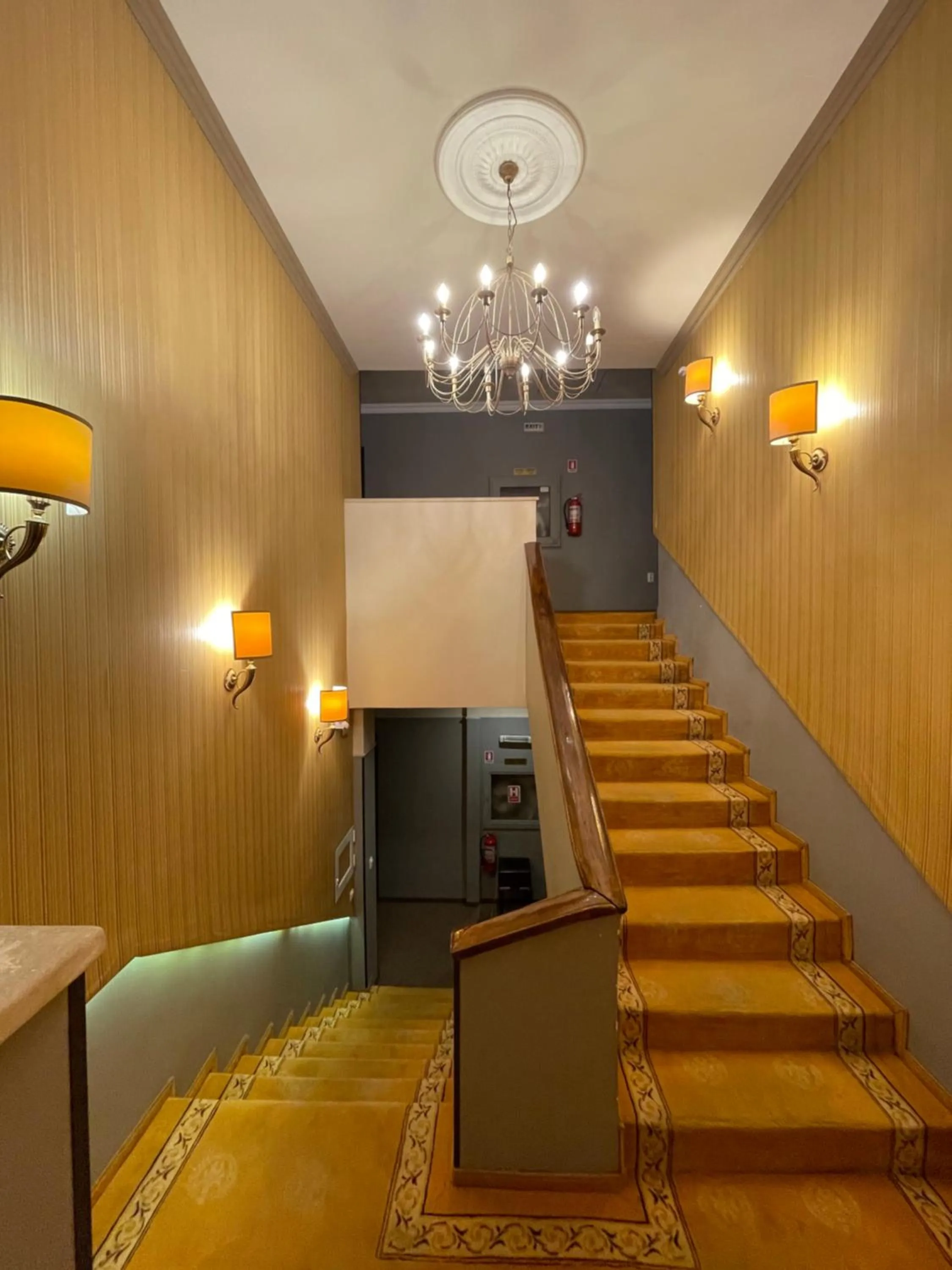 Lobby or reception in Topaz Boutique