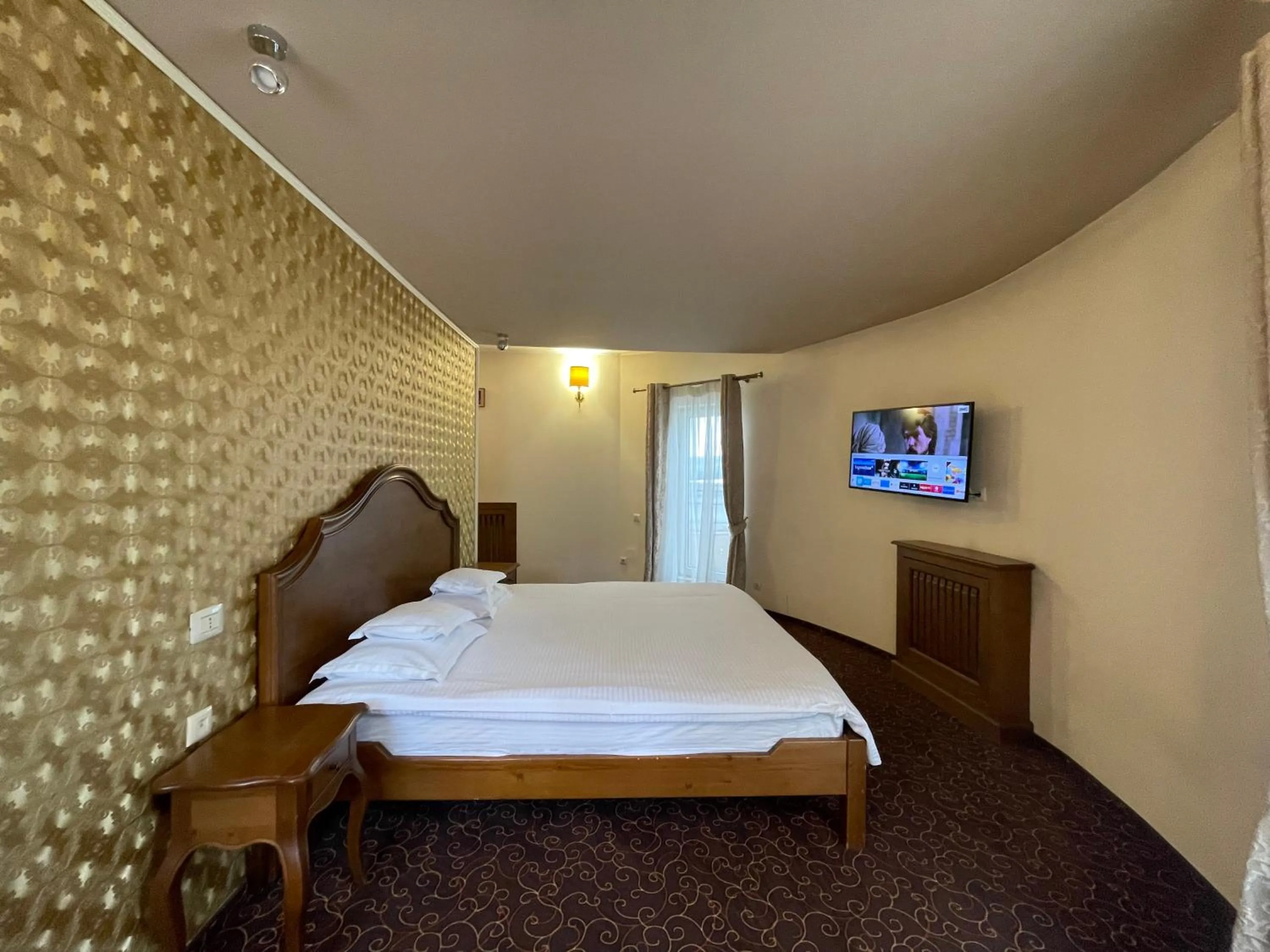 Bed in Topaz Boutique