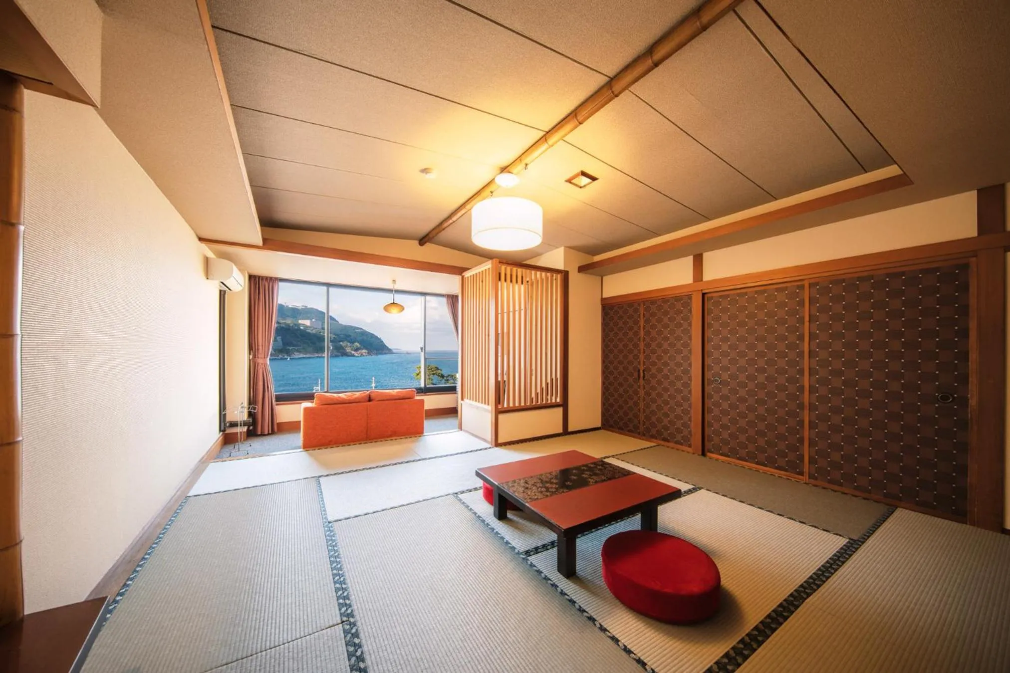 Bed in Inatori Akao Hotel