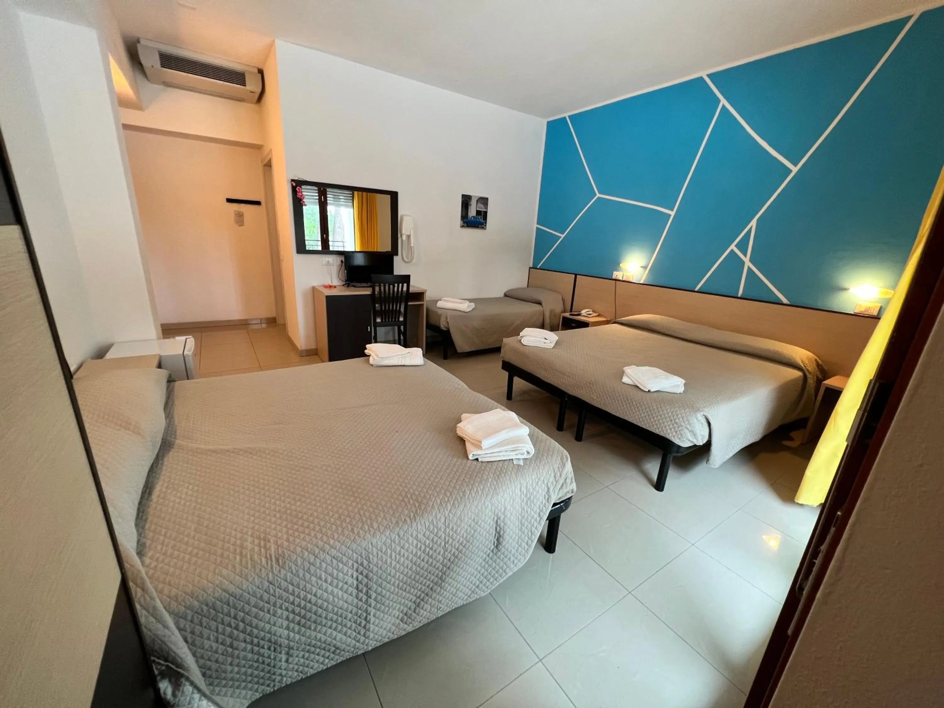 Photo of the whole room in Club Vacanze In