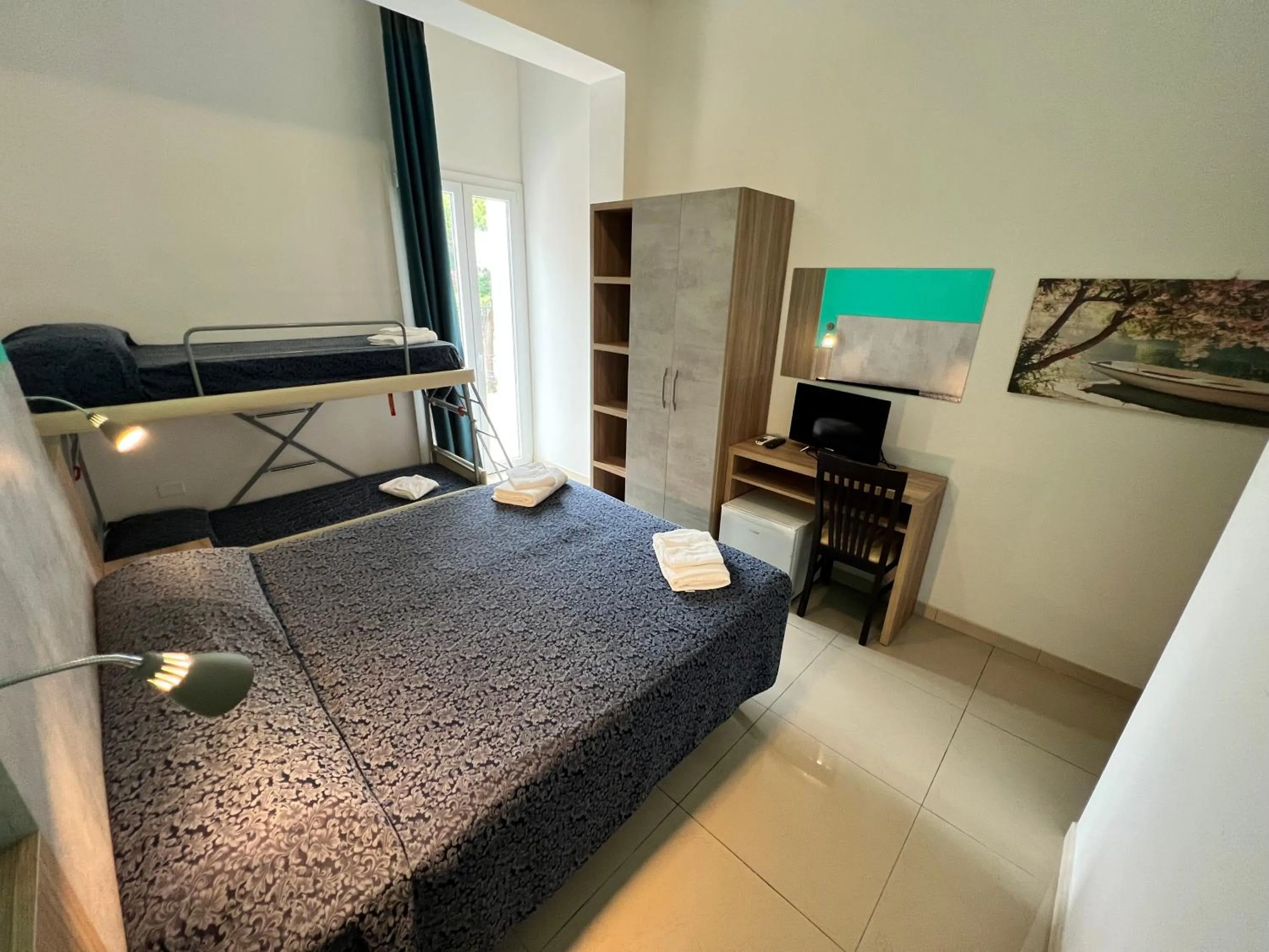 Photo of the whole room in Club Vacanze In