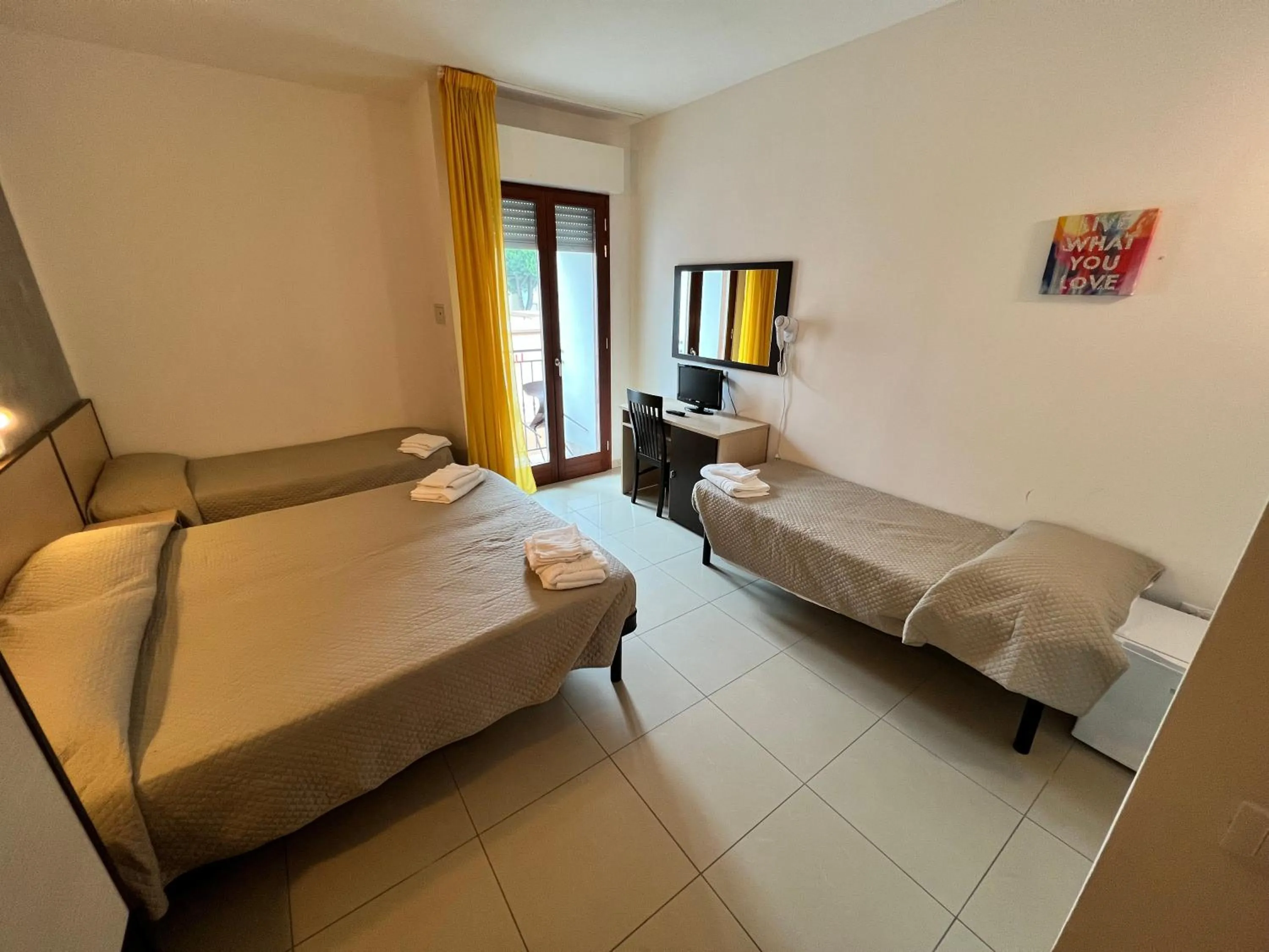 Photo of the whole room in Club Vacanze In