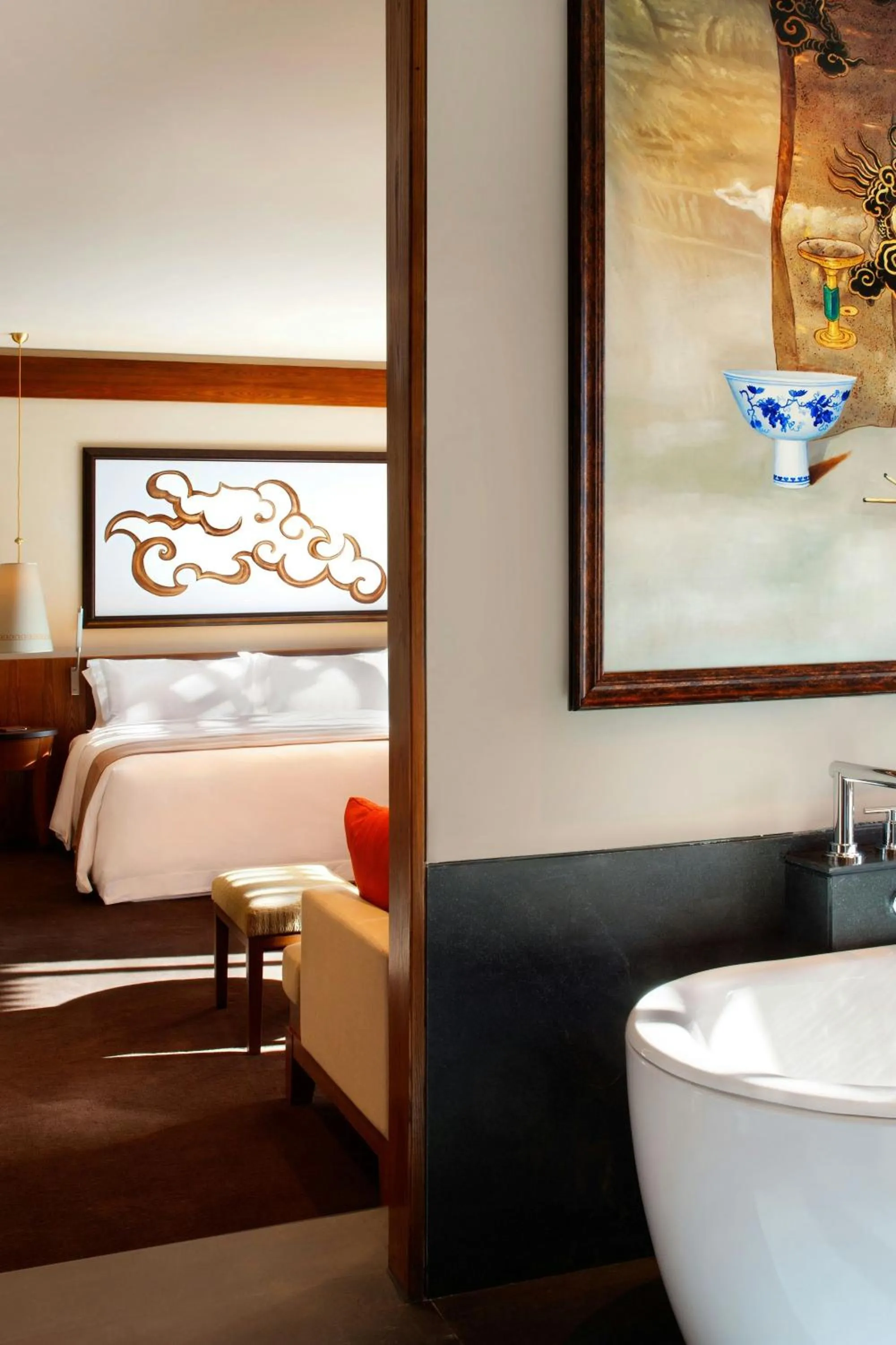 Photo of the whole room, Bed in The St. Regis Lhasa Resort