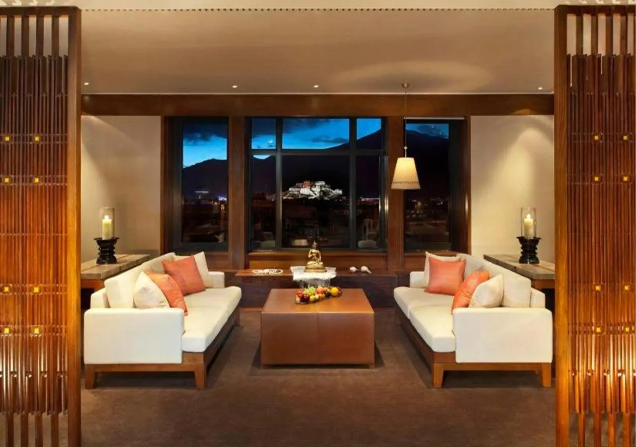 Living room in The St. Regis Lhasa Resort