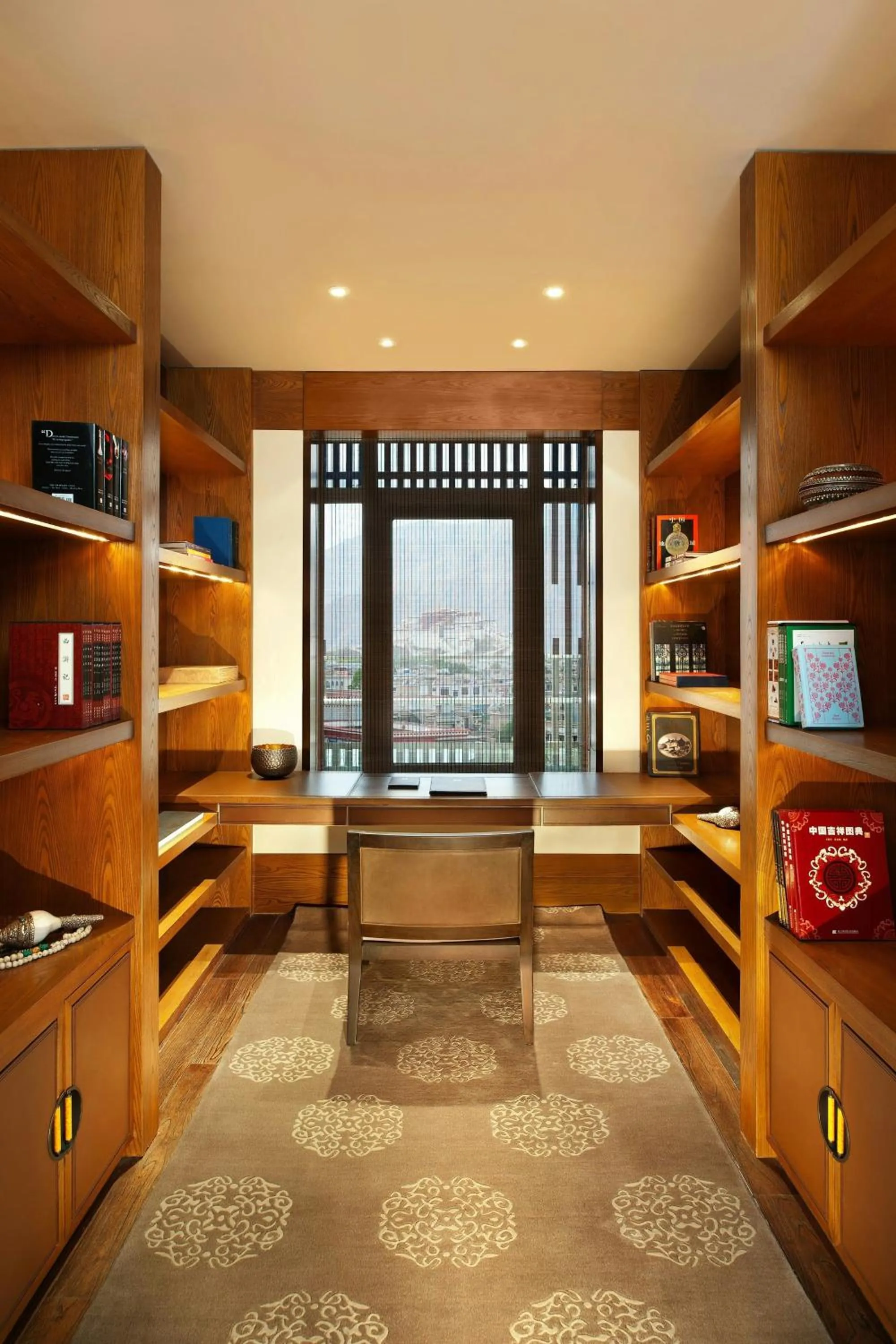 Photo of the whole room in The St. Regis Lhasa Resort