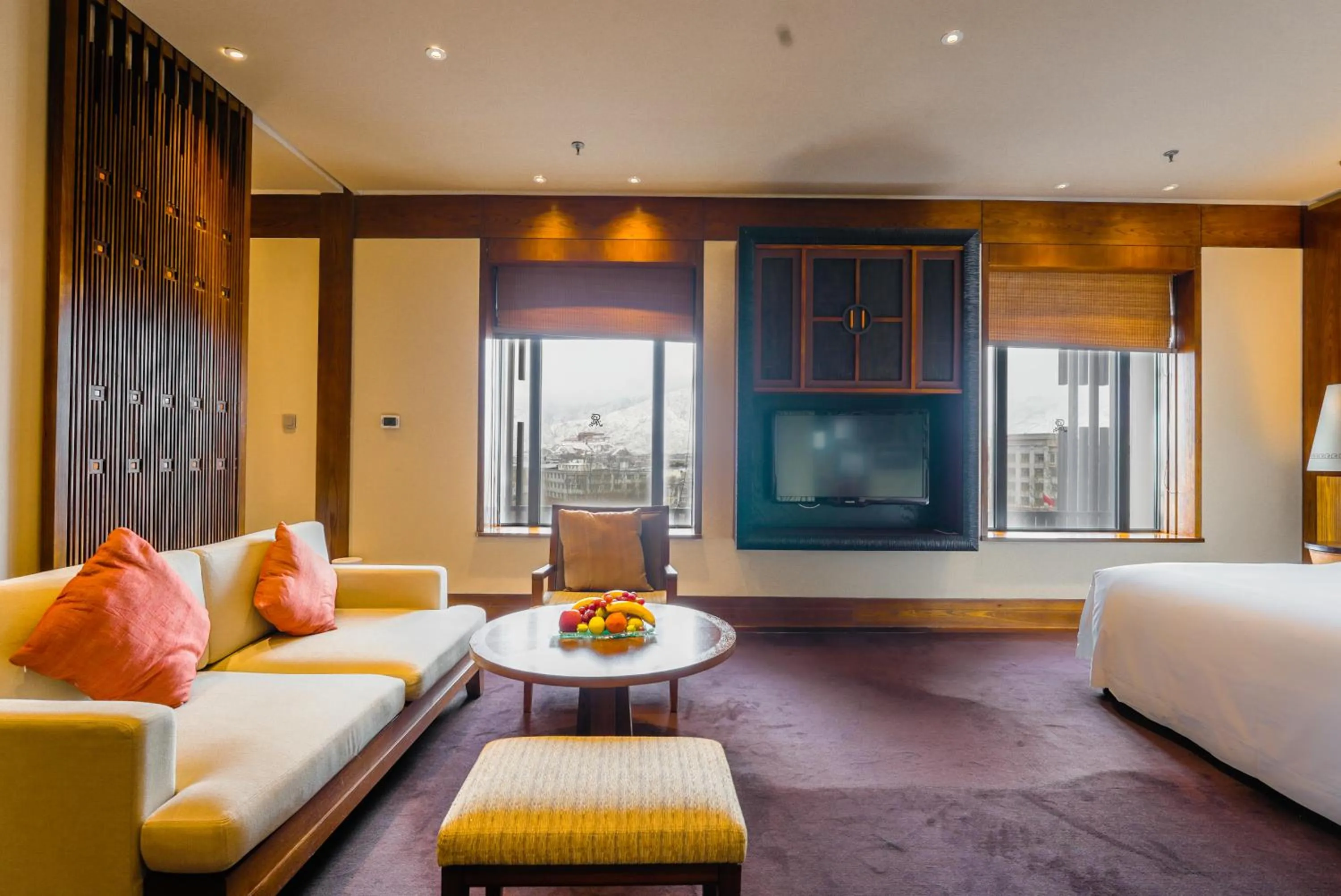 Living room, Bed in The St. Regis Lhasa Resort