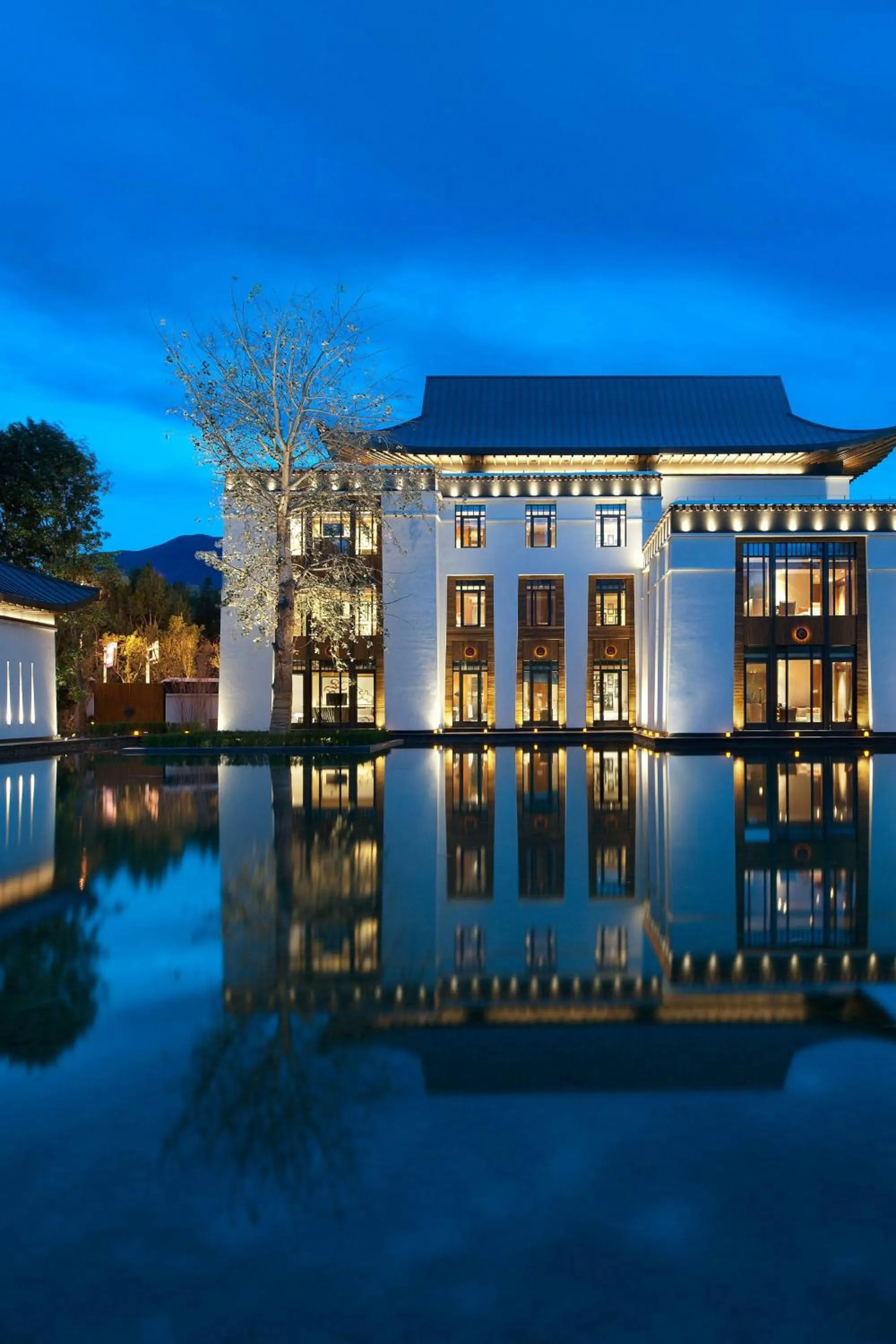 Property building in The St. Regis Lhasa Resort