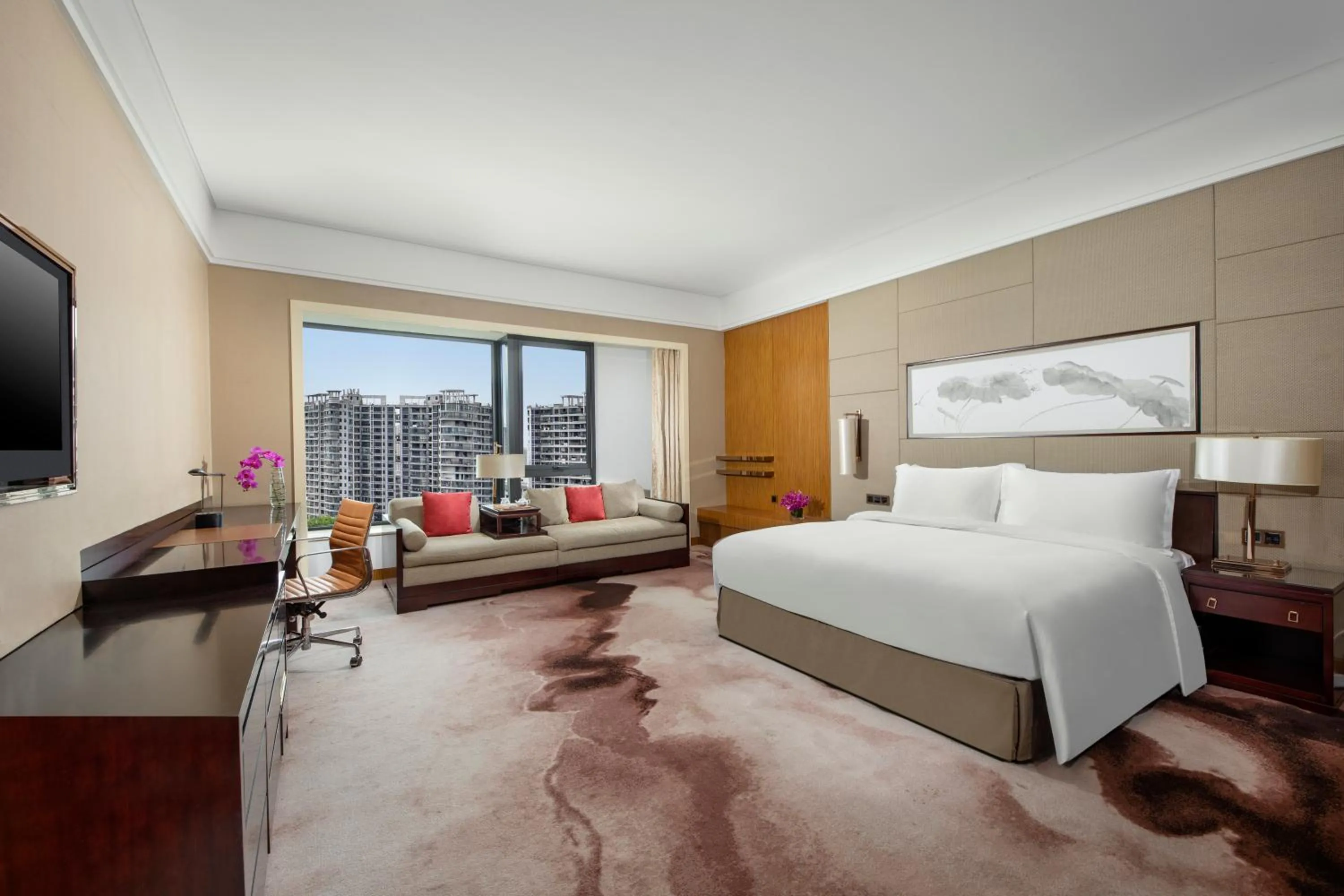 Bedroom, Bed in Crowne Plaza Huangshan Yucheng by IHG