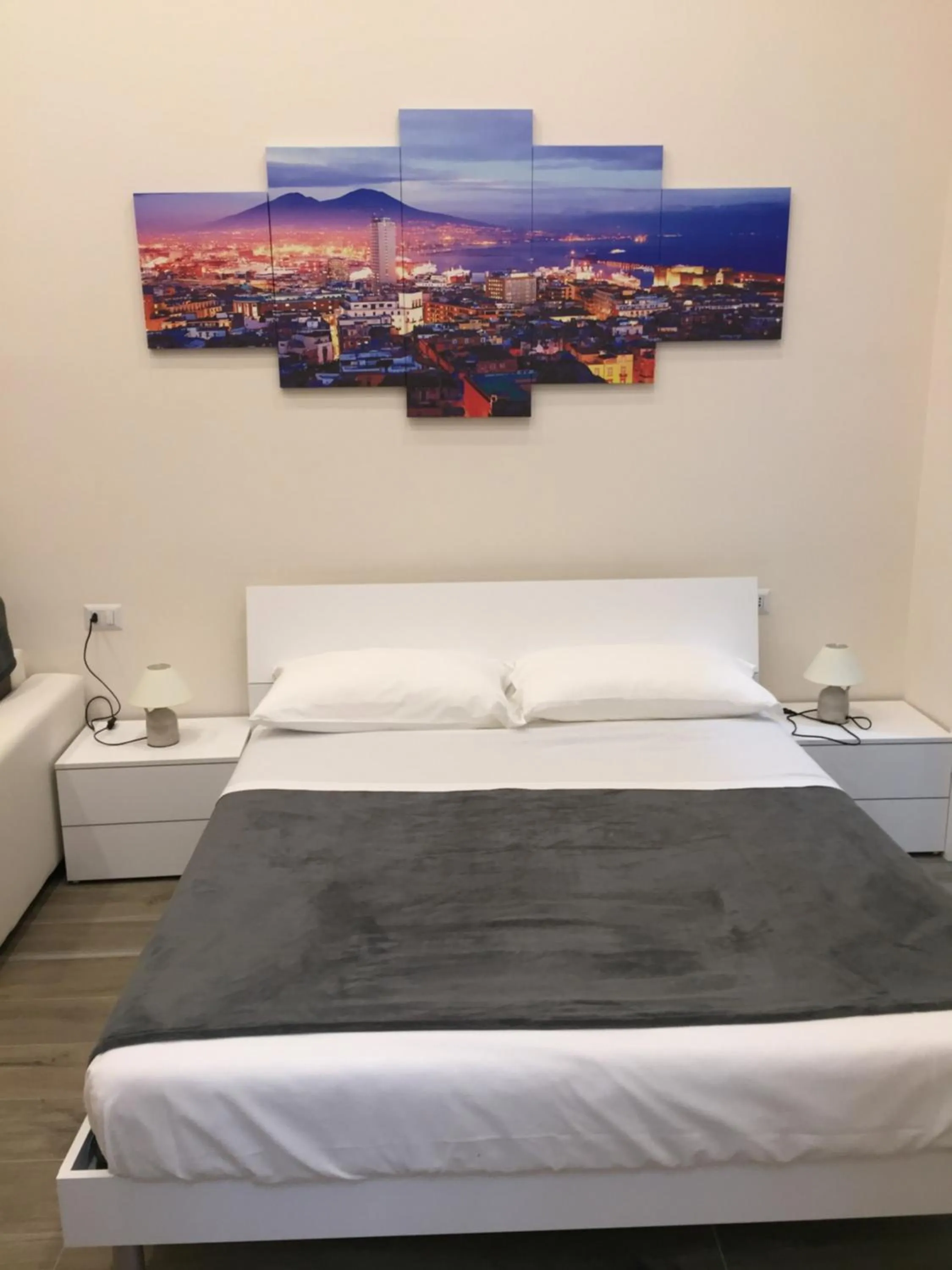 Bed in Garibaldi Station 2punto0