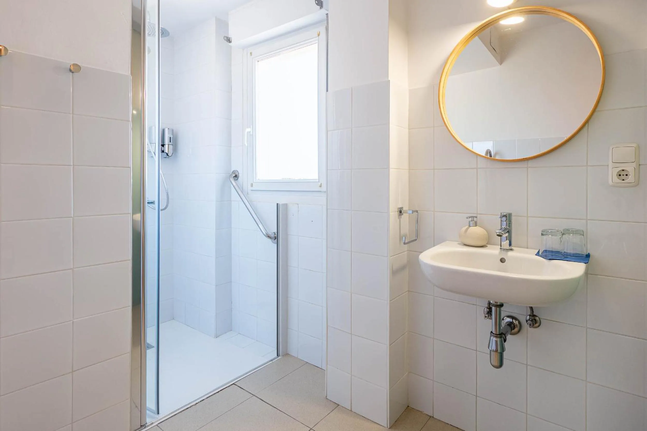 Shower in Bista Eder Hotel & Lodge