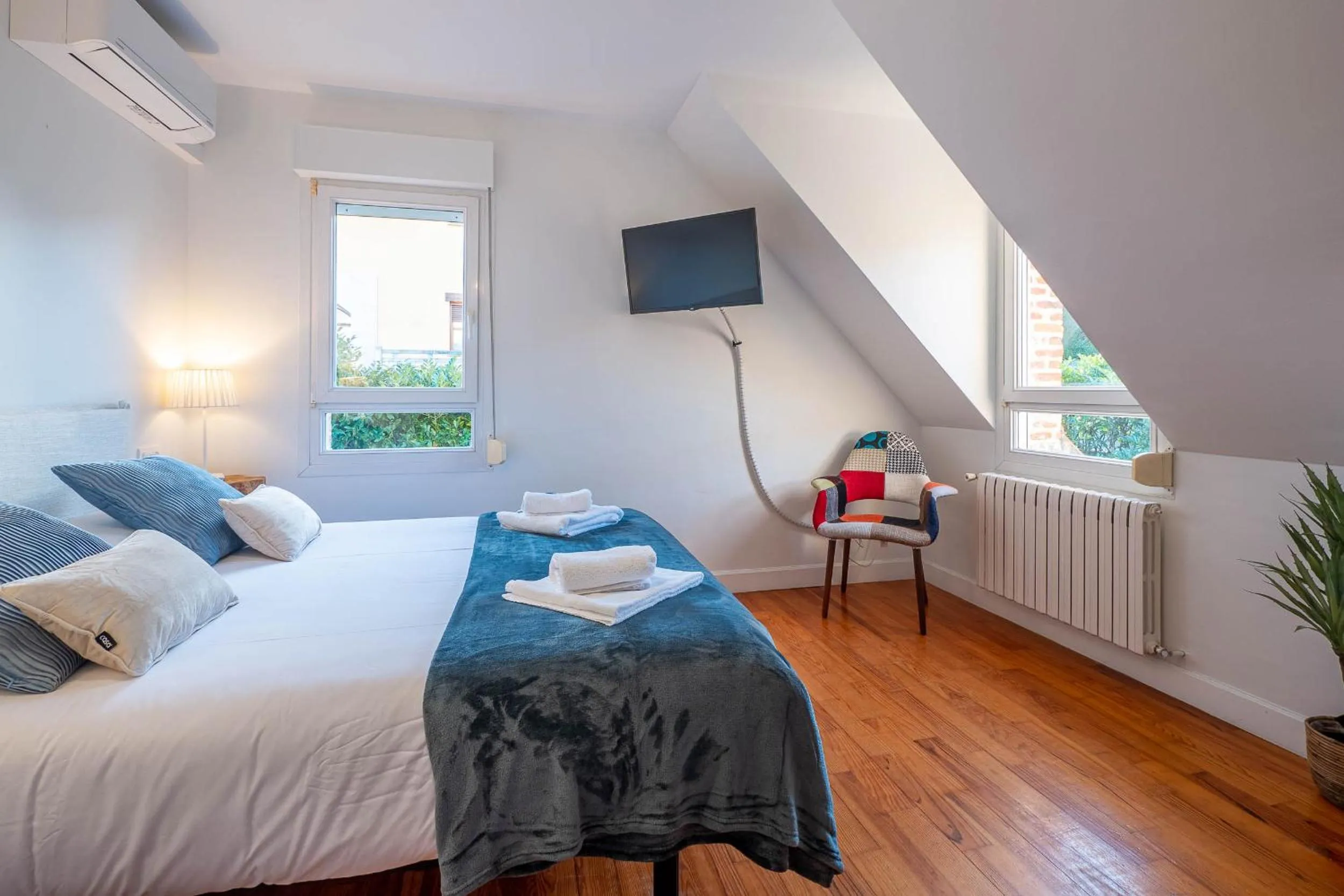 TV and multimedia, Bed in Bista Eder Hotel & Lodge