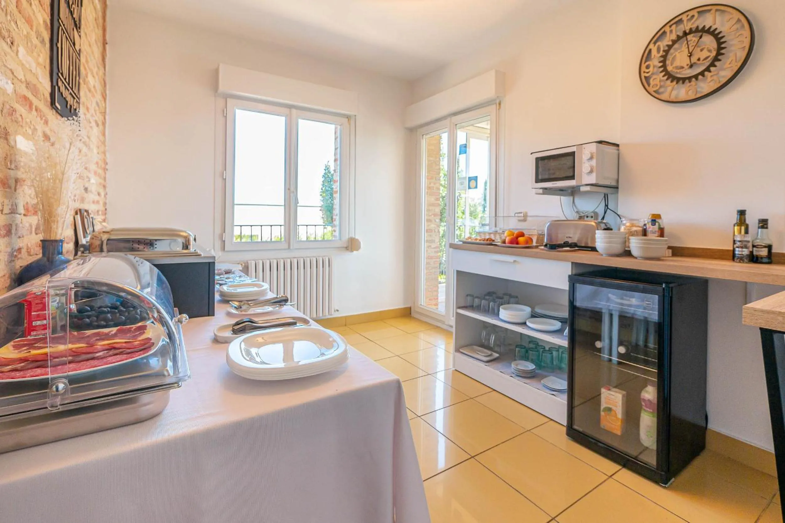 Communal kitchen in Bista Eder Hotel & Lodge