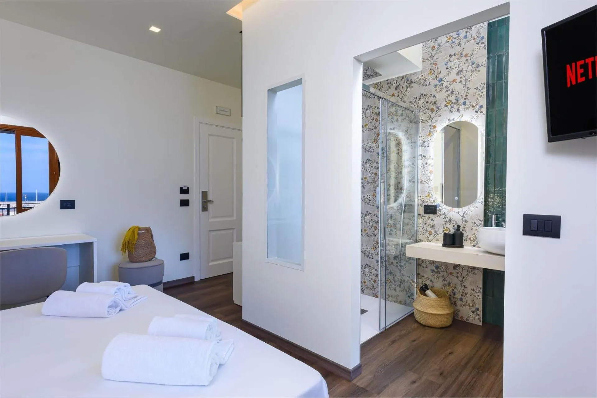 Shower, Bed in Albergo Auralba