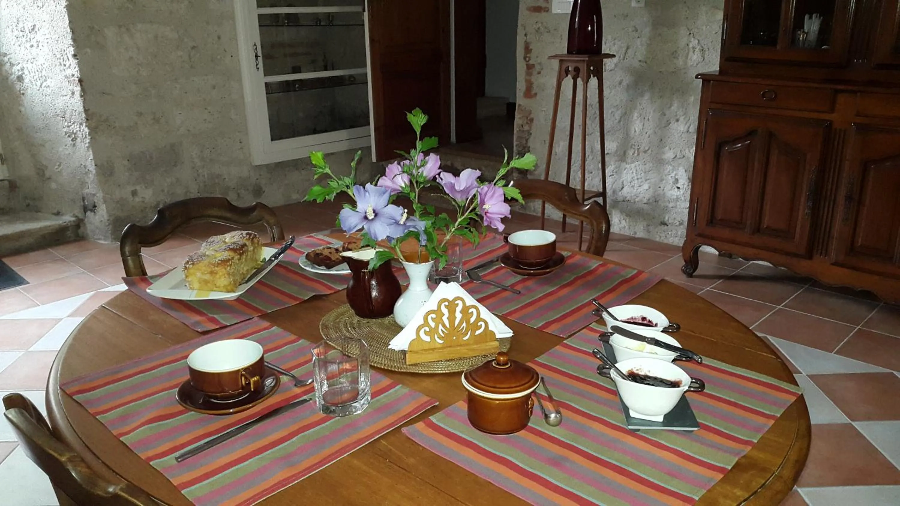 Dining area in Domaine du Noble