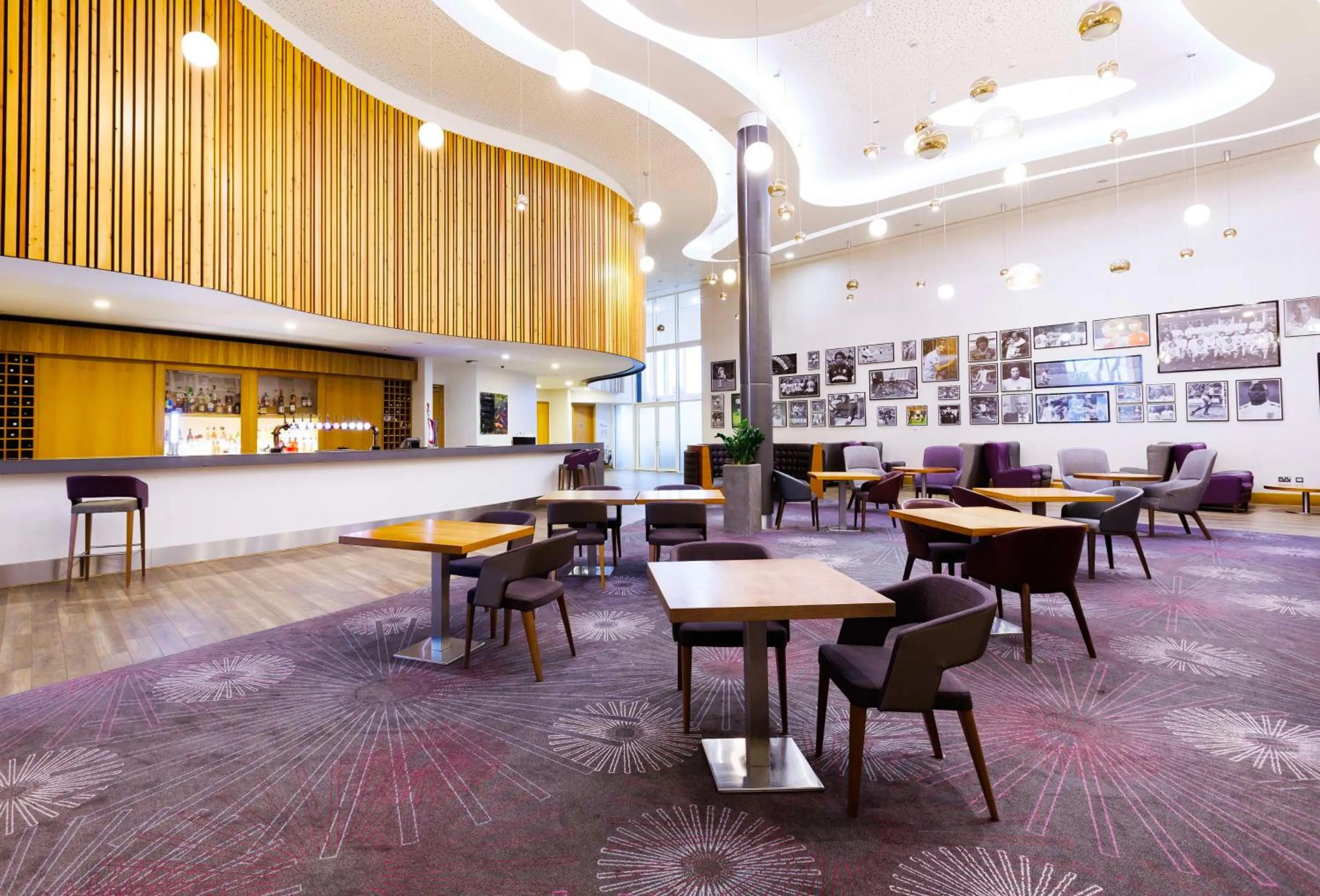 Lounge or bar in Hilton at St George's Park