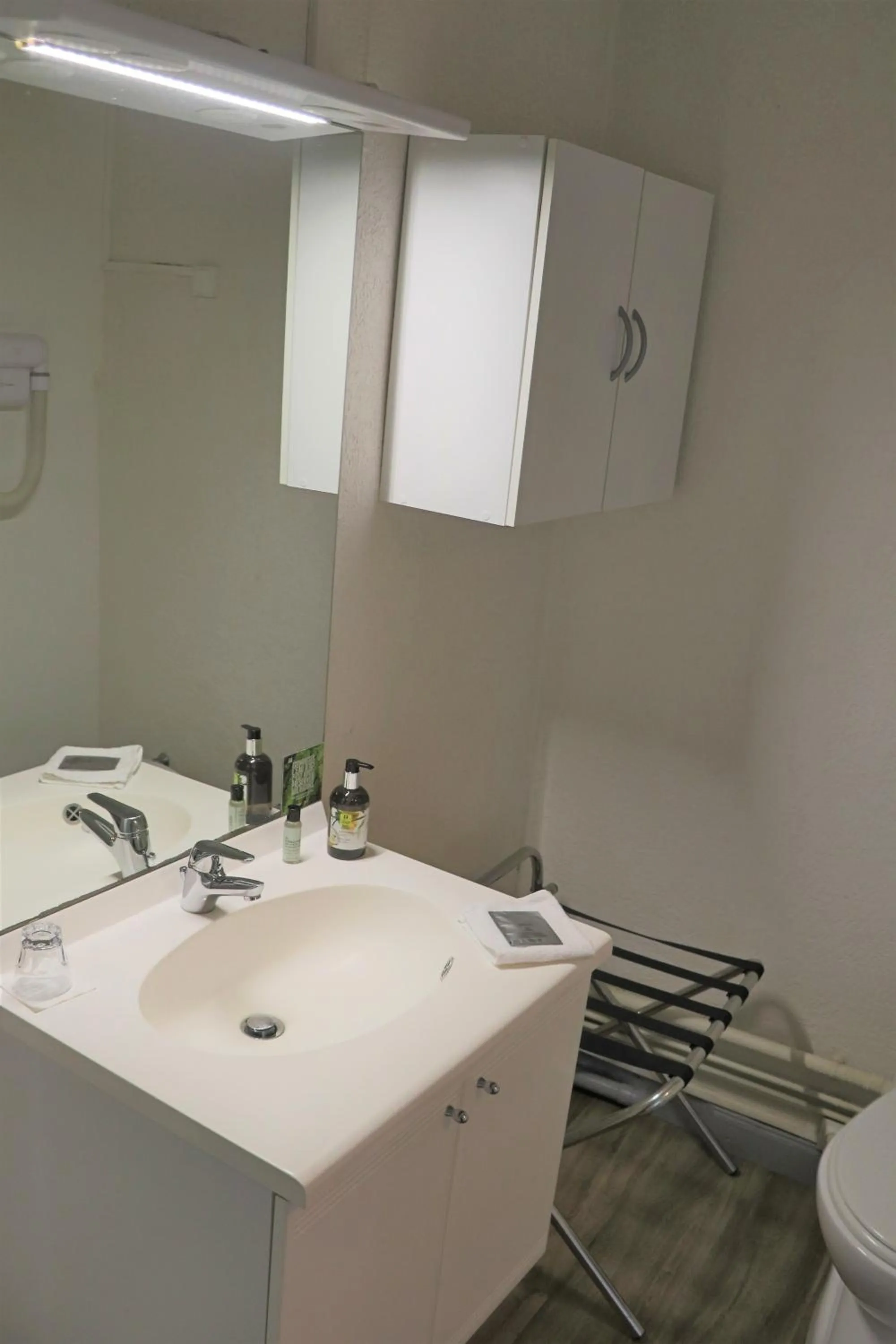 Bathroom in Logis Hôtel Restaurant La Brasserie