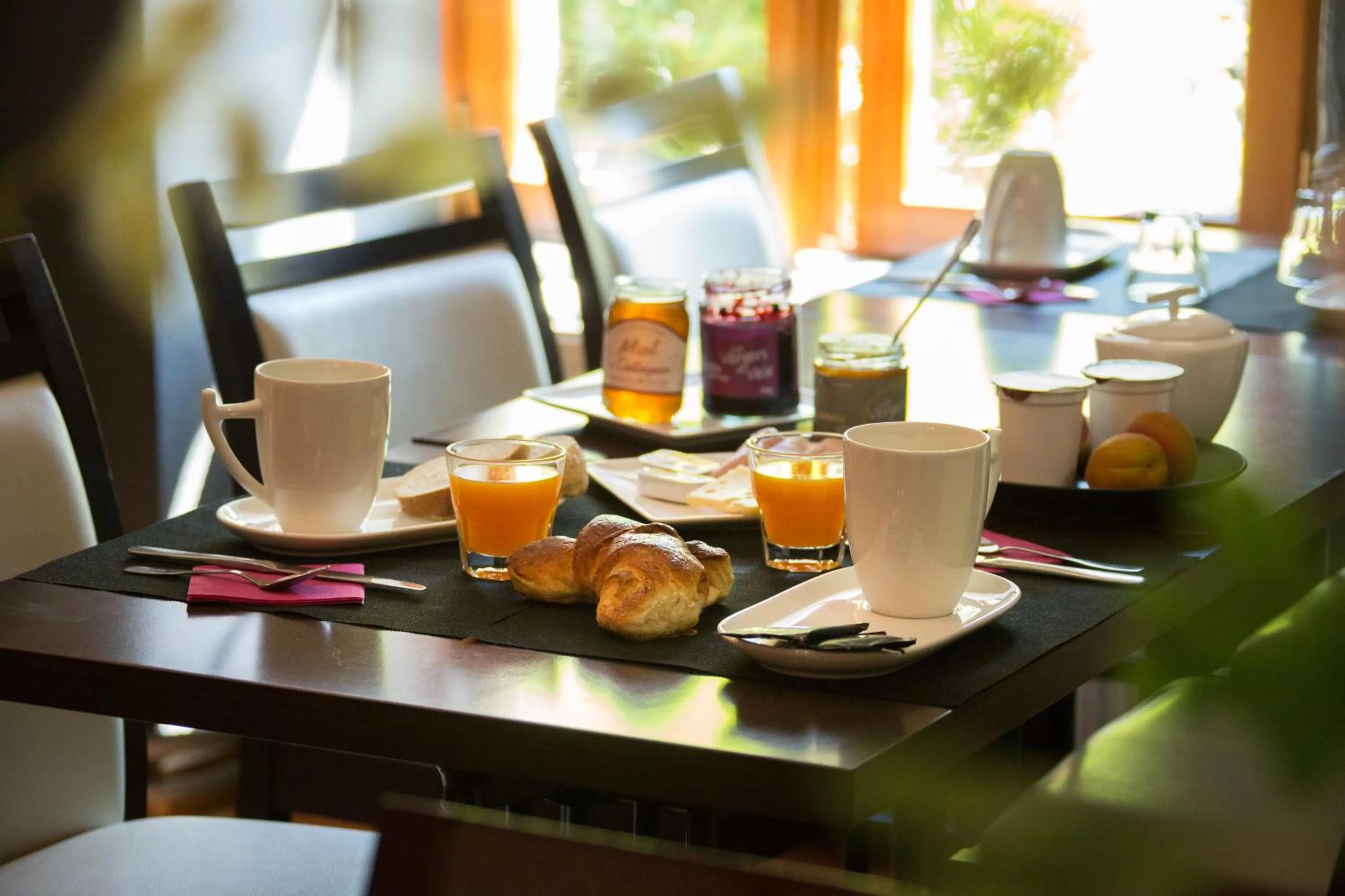 Food and drinks in Logis Hôtel Restaurant La Brasserie