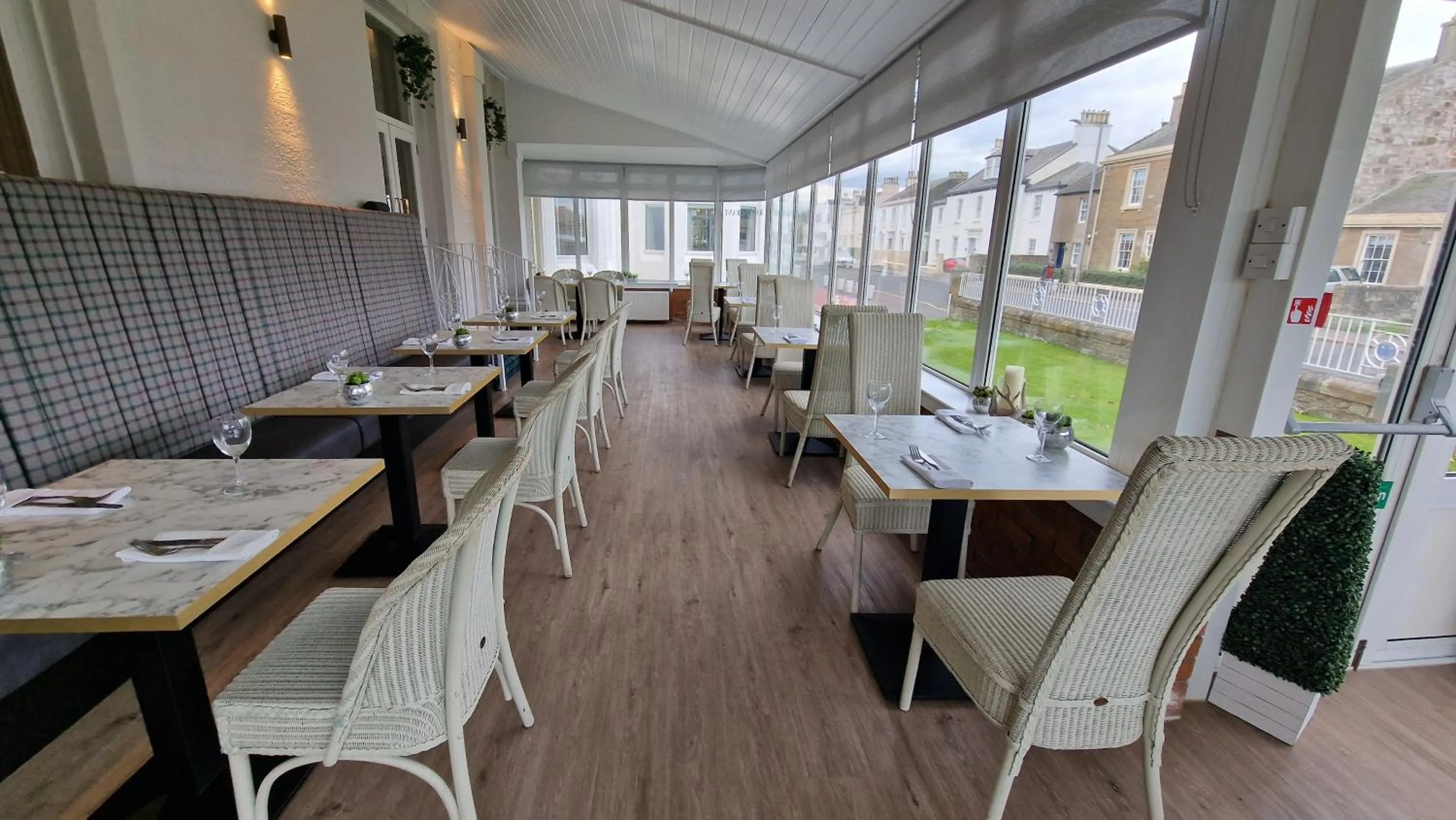 Restaurant/places to eat in South Beach Hotel