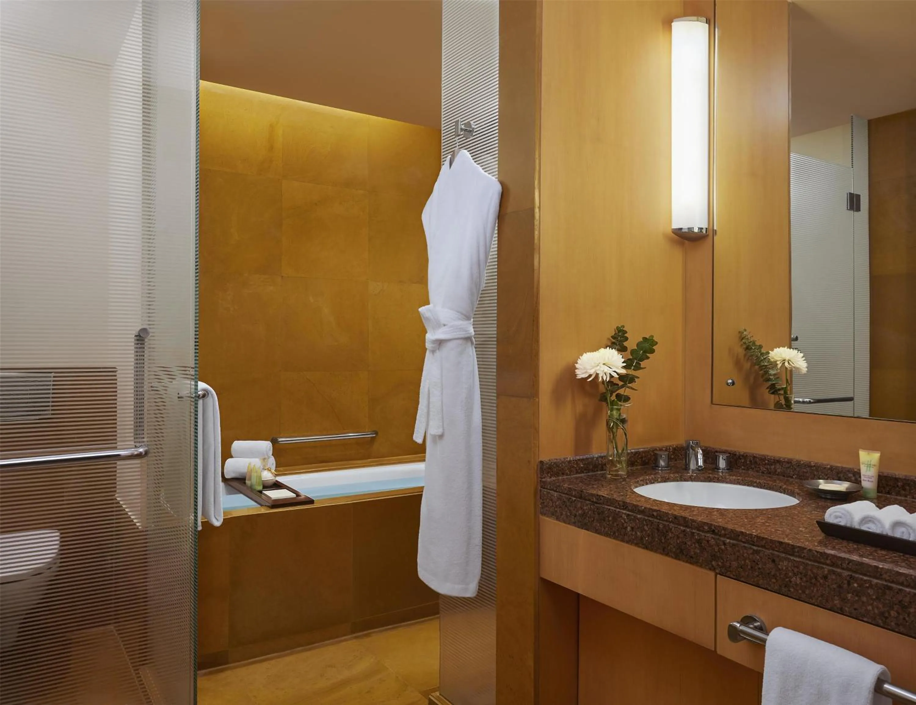 Bathroom in Grand Hyatt Mumbai Hotel and Residences