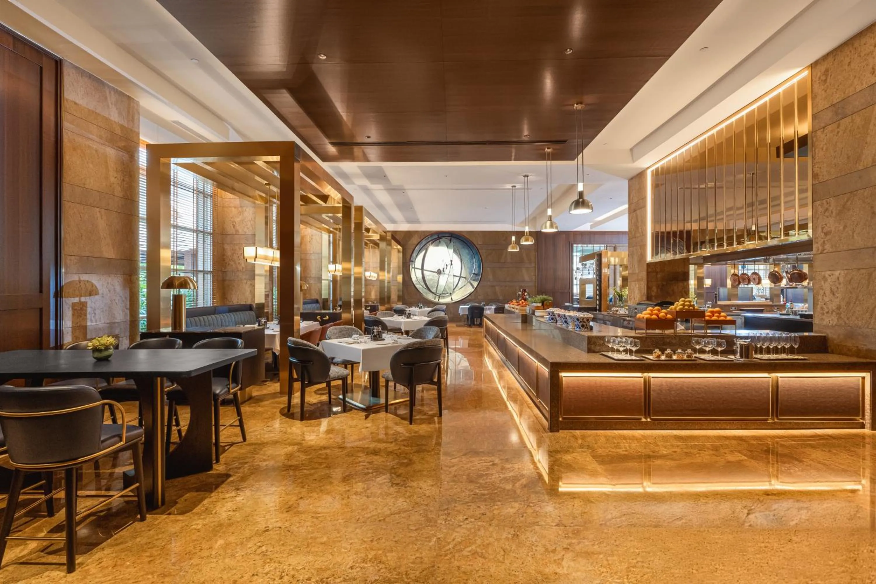 Restaurant/places to eat in Grand Hyatt Mumbai Hotel and Residences