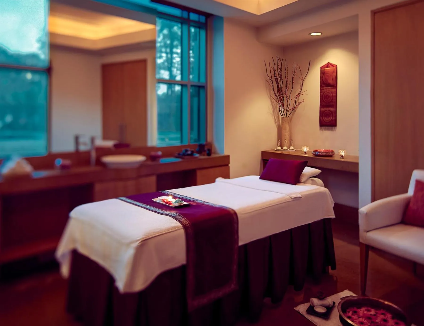 Spa and wellness centre/facilities, Bed in Grand Hyatt Mumbai Hotel and Residences