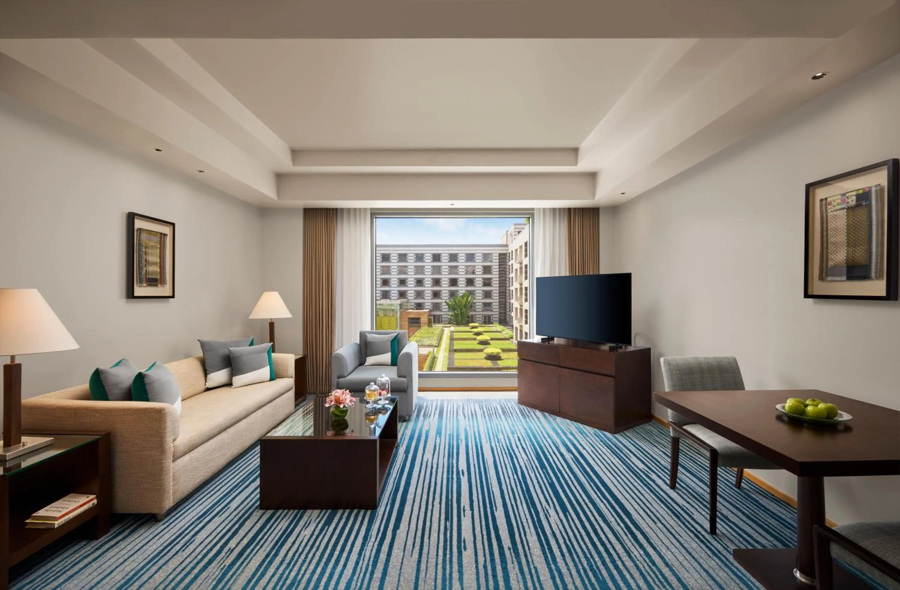 Living room in Grand Hyatt Mumbai Hotel and Residences