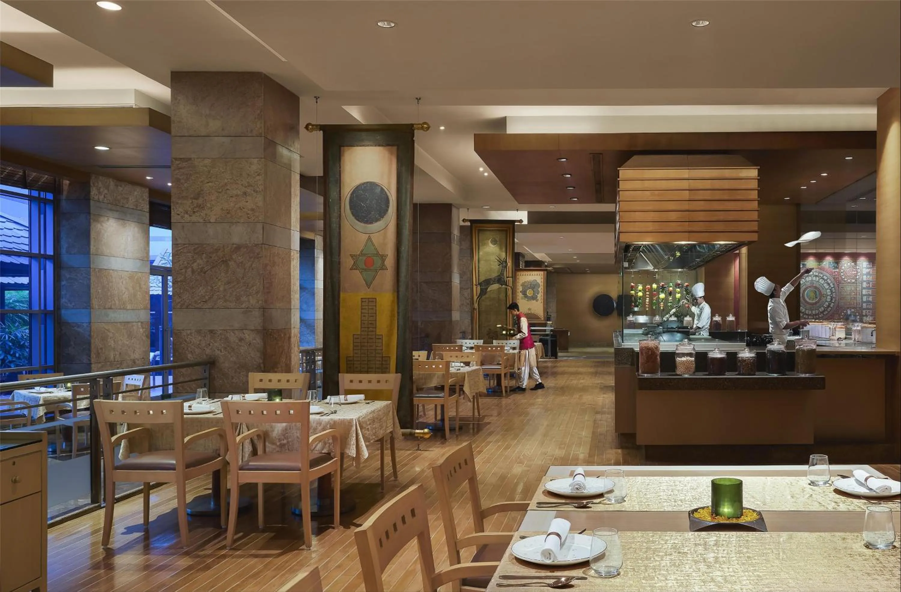 Restaurant/places to eat in Grand Hyatt Mumbai Hotel and Residences