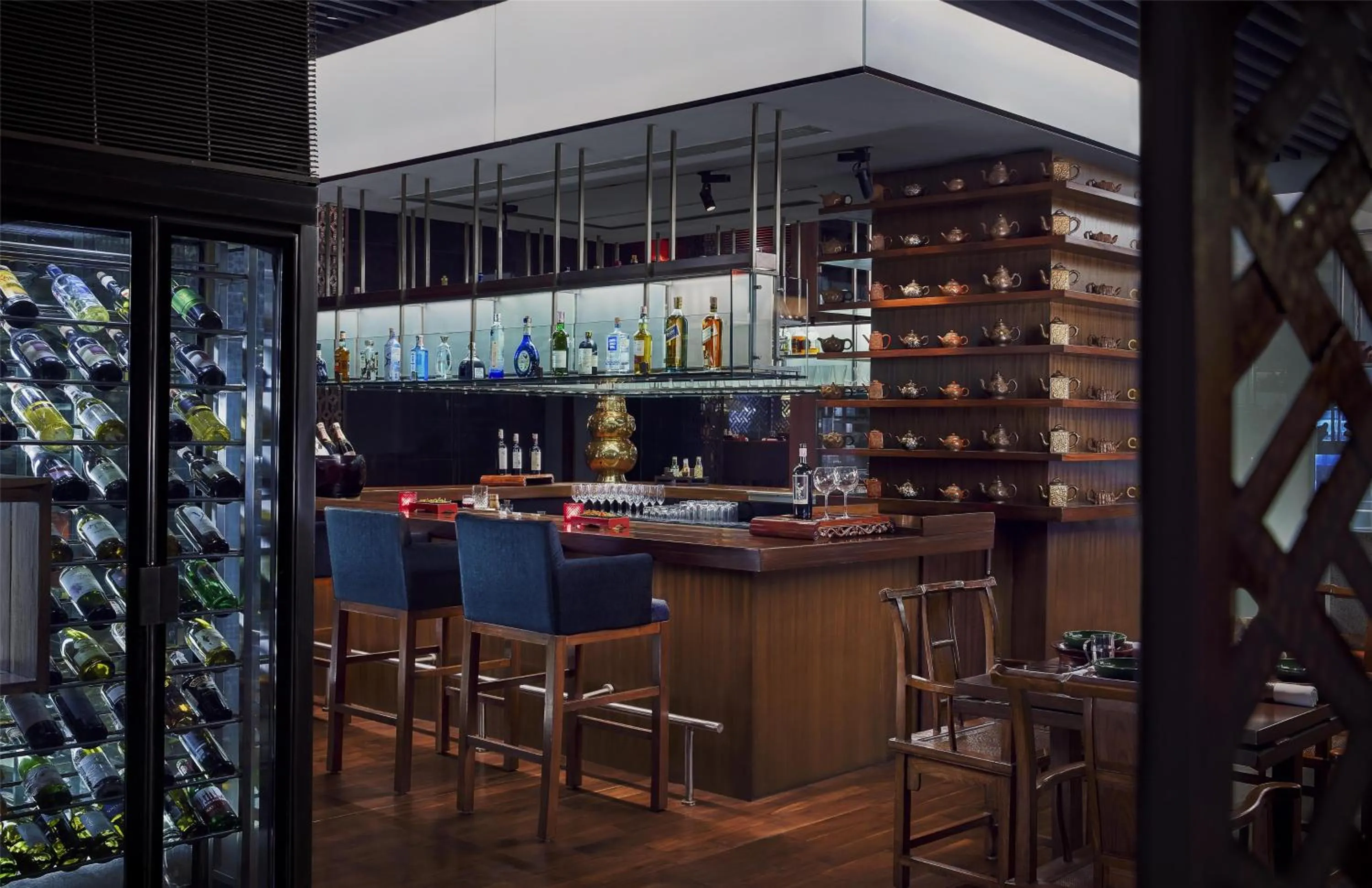 Restaurant/places to eat in Grand Hyatt Mumbai Hotel and Residences