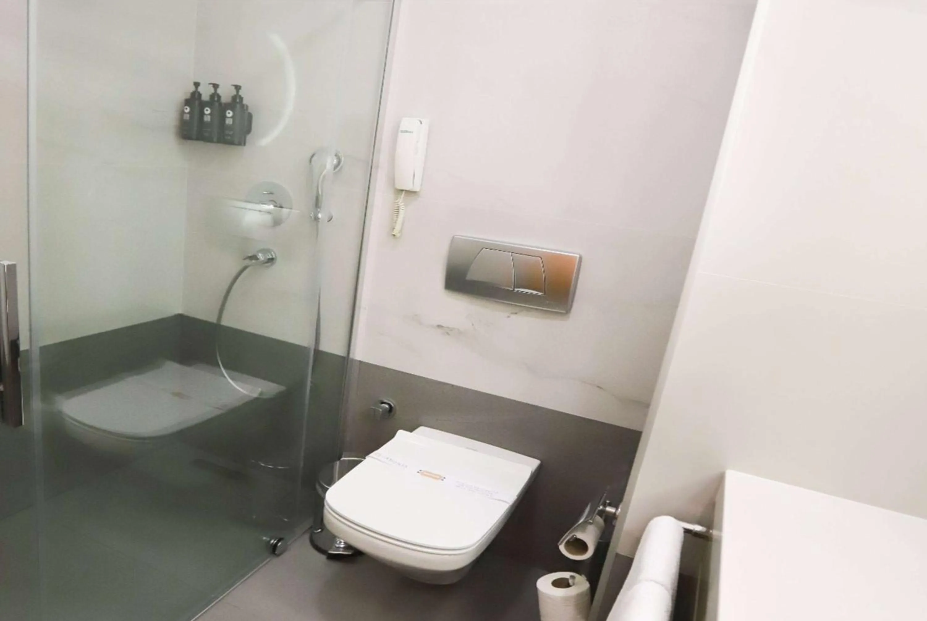 TV and multimedia in La Quinta by Wyndham Giresun