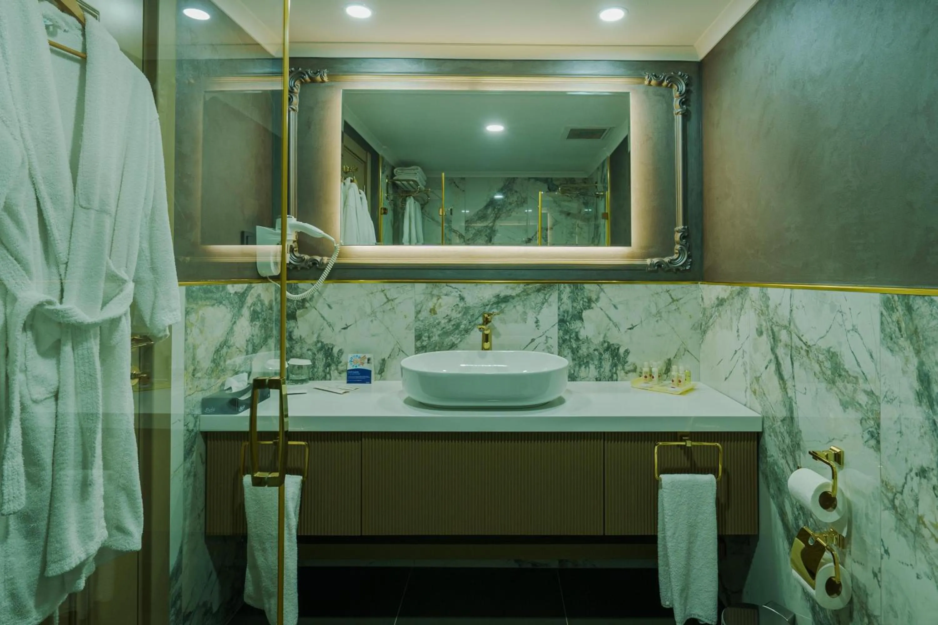 Bathroom in La Quinta by Wyndham Giresun