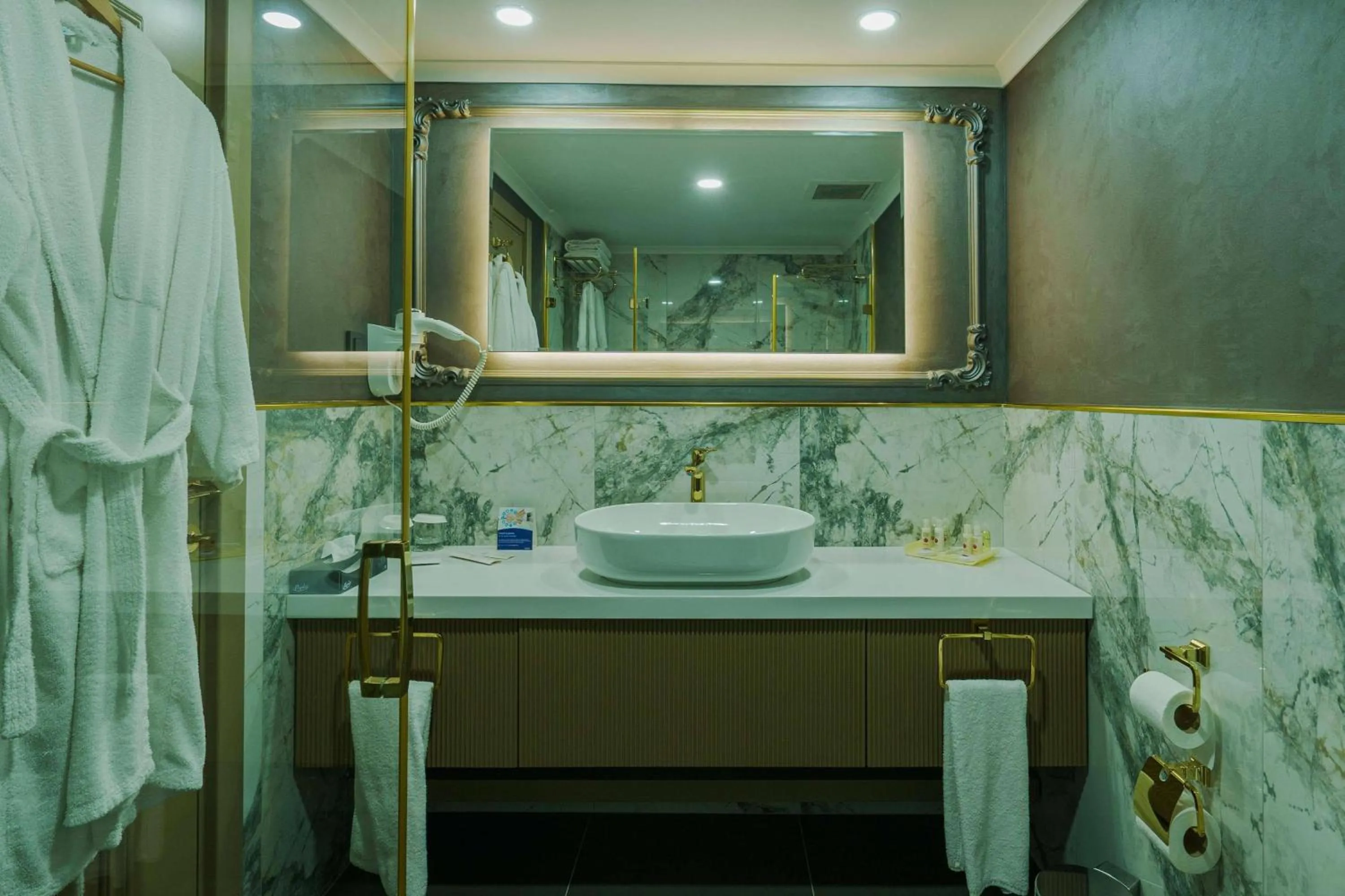 TV and multimedia in La Quinta by Wyndham Giresun