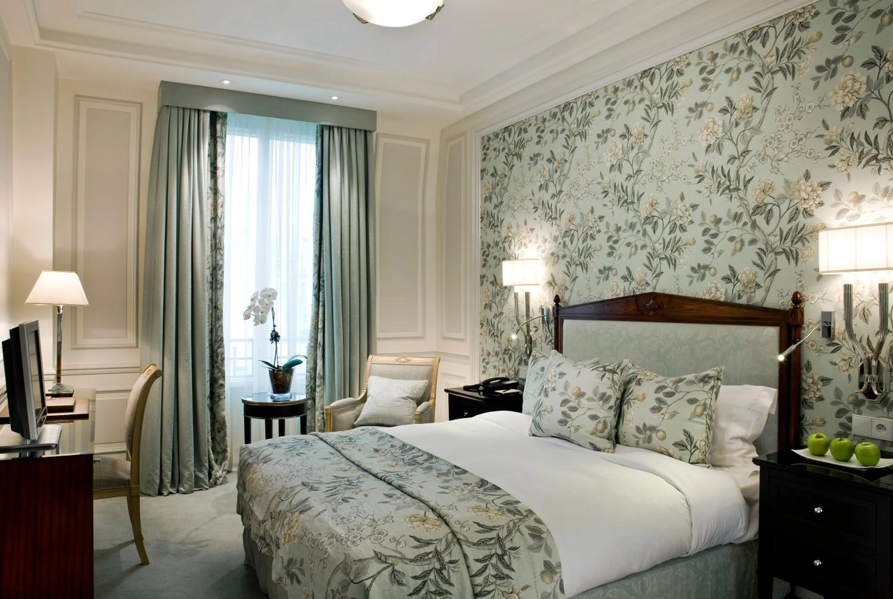 Photo of the whole room, Bed in Hôtel San Régis