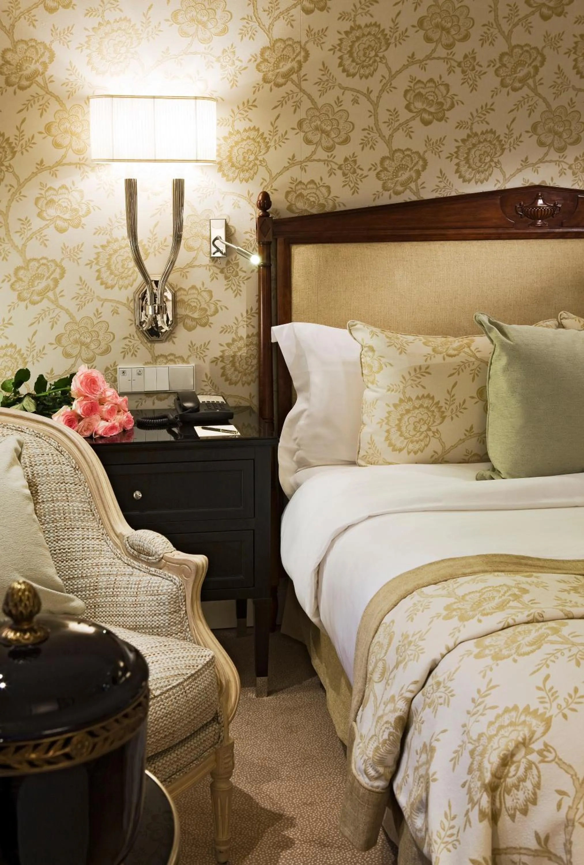 Bed in Hôtel San Régis