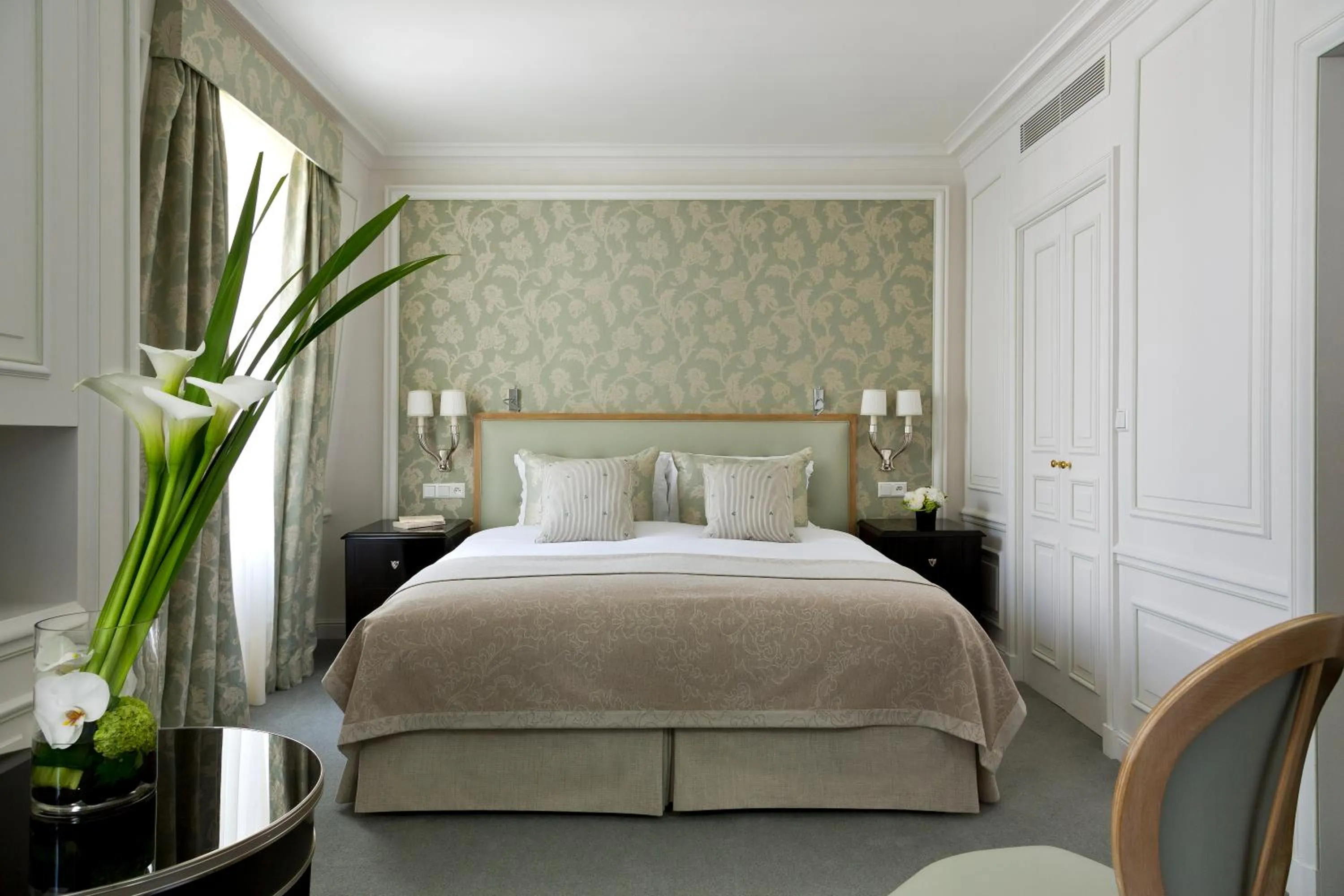 Photo of the whole room, Bed in Hôtel San Régis