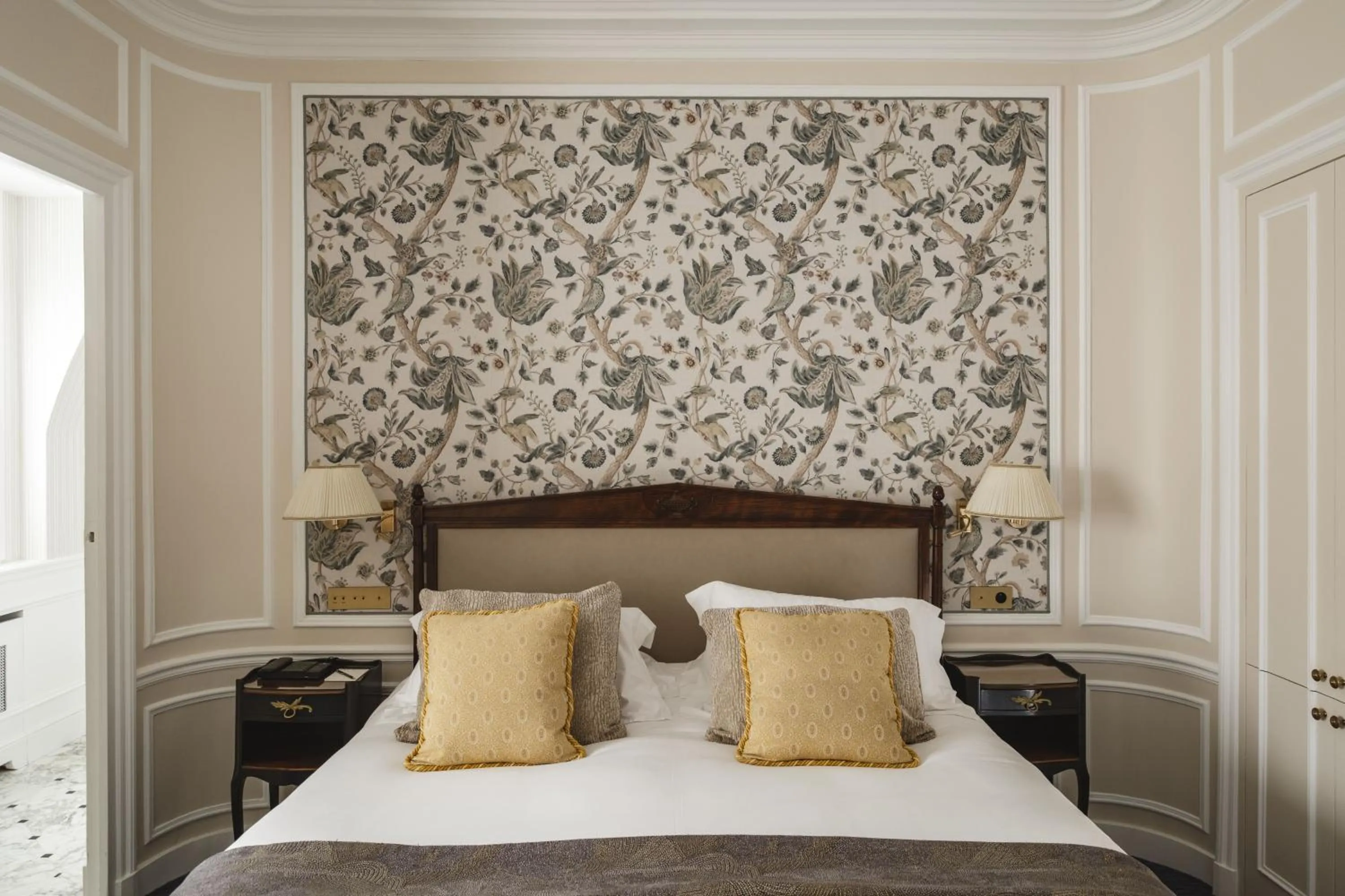 Bed in Hôtel San Régis