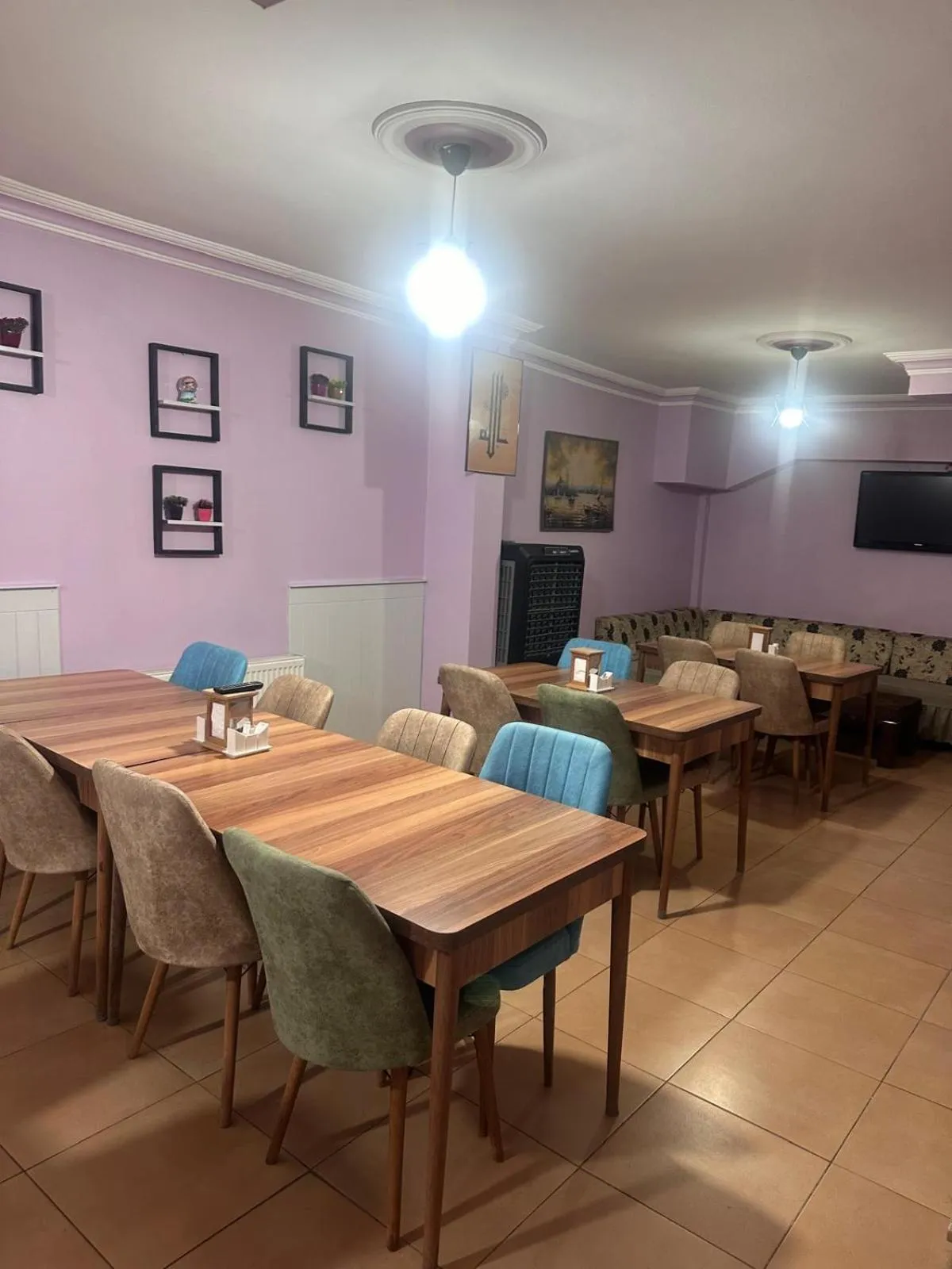 Restaurant/places to eat in Asya Hotel