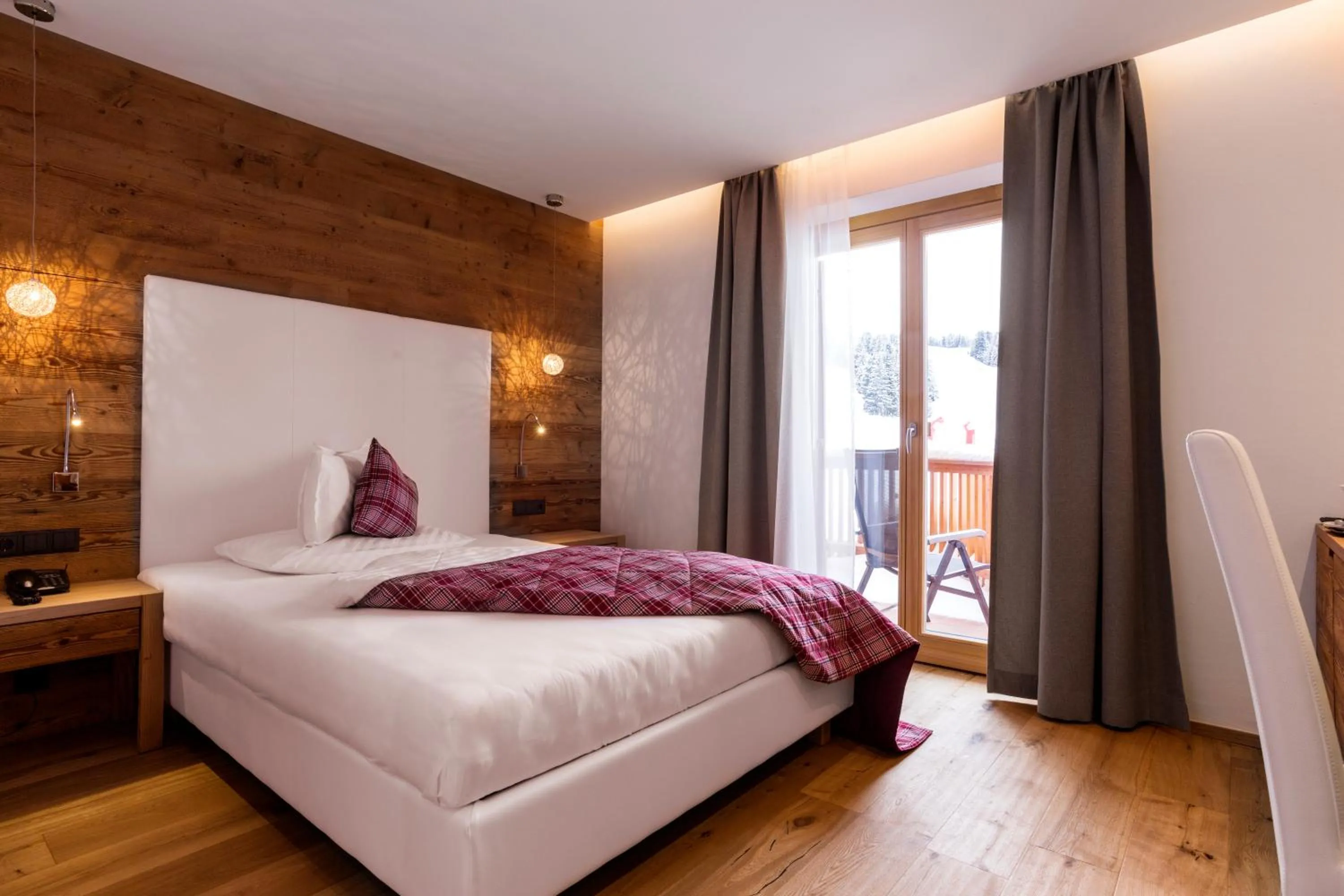 Bed in Sporthotel Floralpina