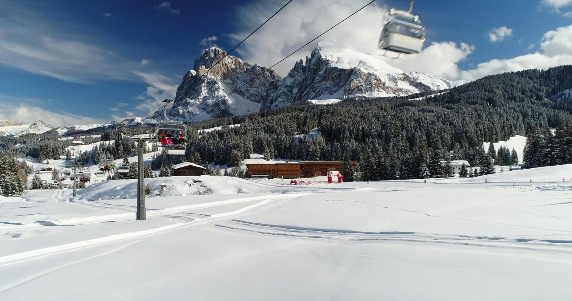 Ski School in Sporthotel Floralpina