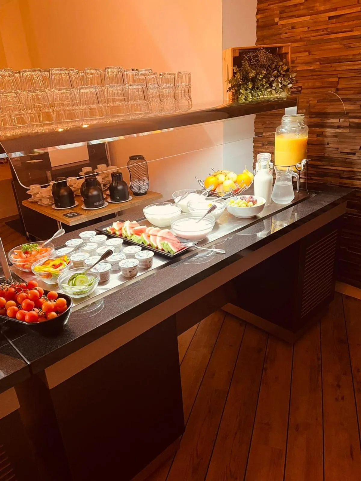 Food and drinks in Hagen`s Hotel "eat & meet" Restaurant Bar Lounge