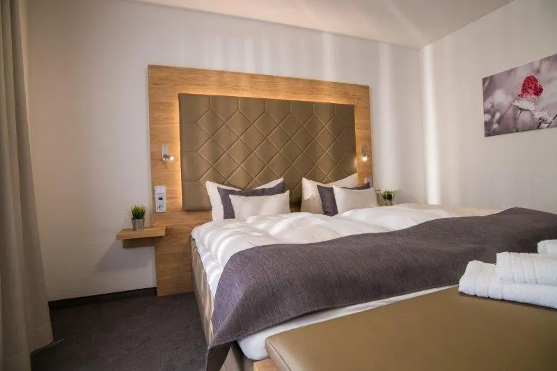 Bed in Hagen`s Hotel "eat & meet" Restaurant Bar Lounge