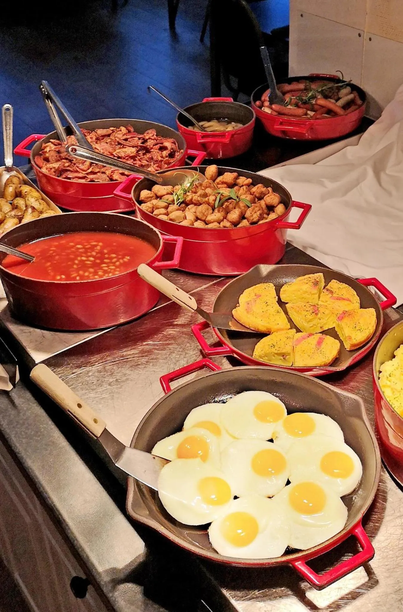 Buffet breakfast in Narvik Budget Rooms