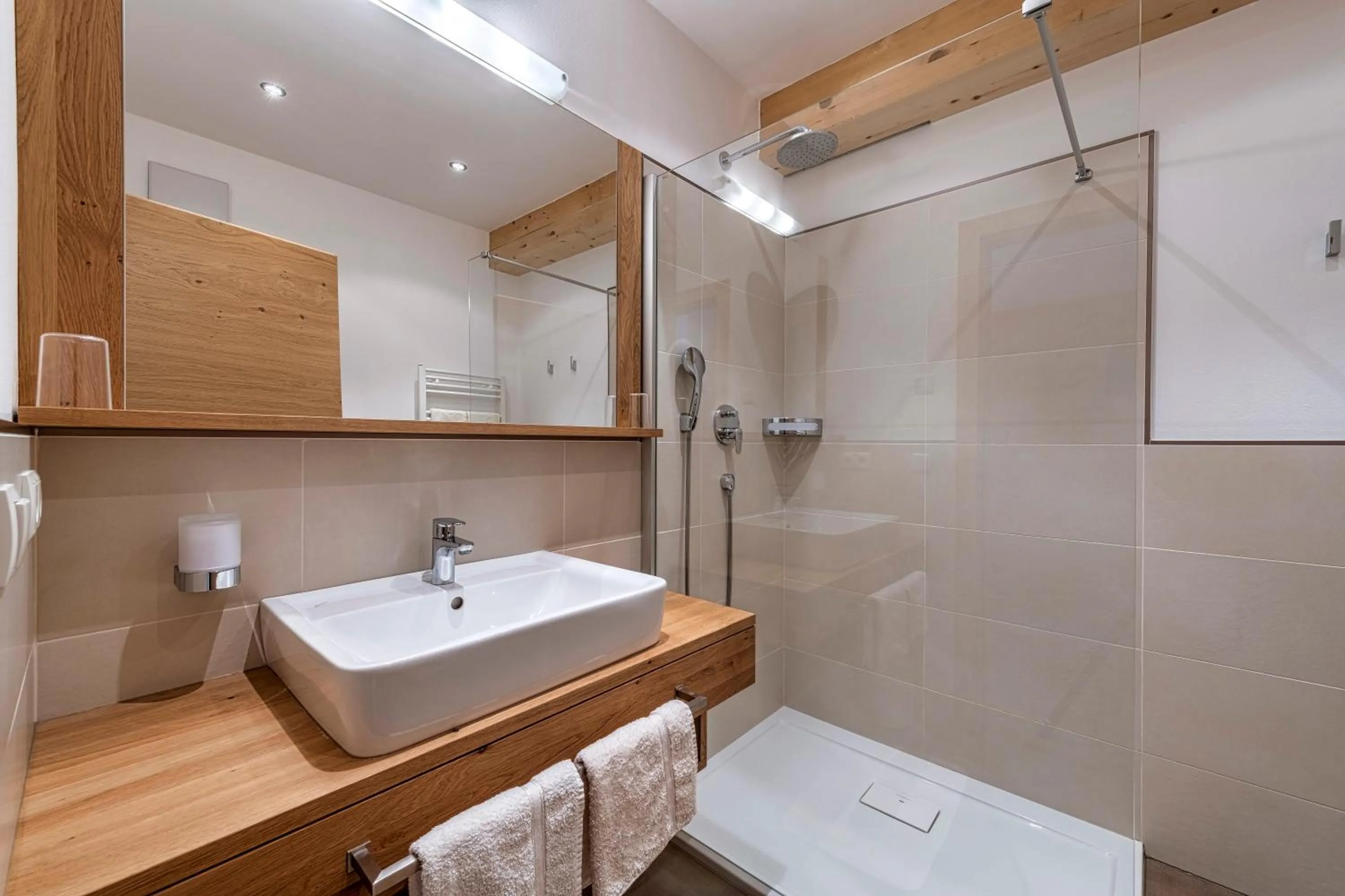 Shower in Mountain Lodge Prennanger