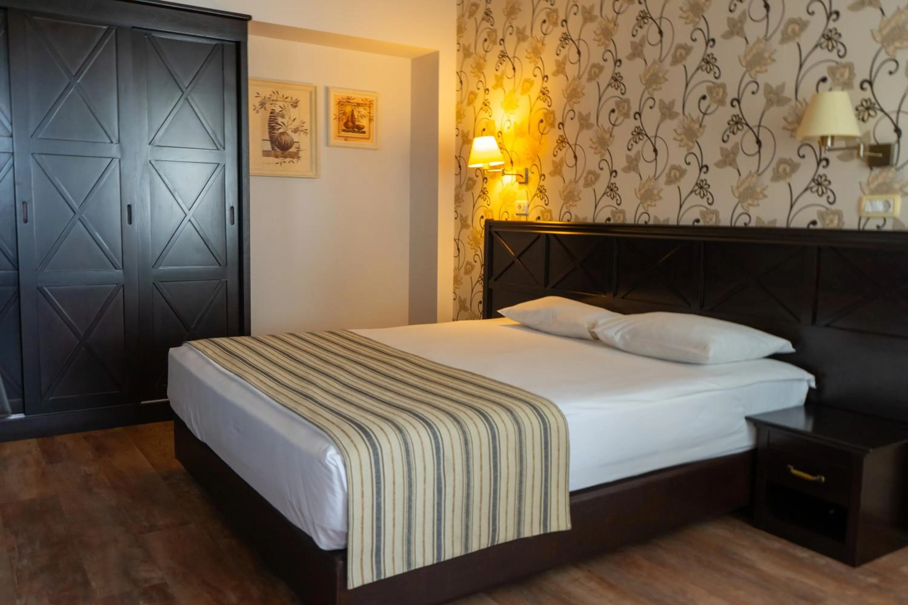 Bed in Best Western Plus Lido Hotel