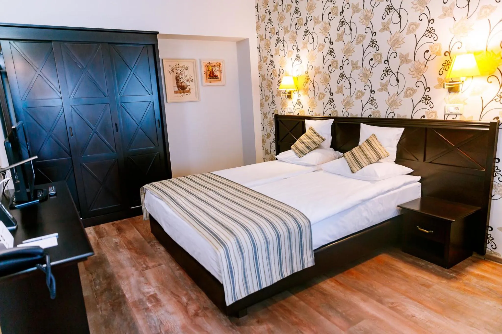 Bed in Best Western Plus Lido Hotel