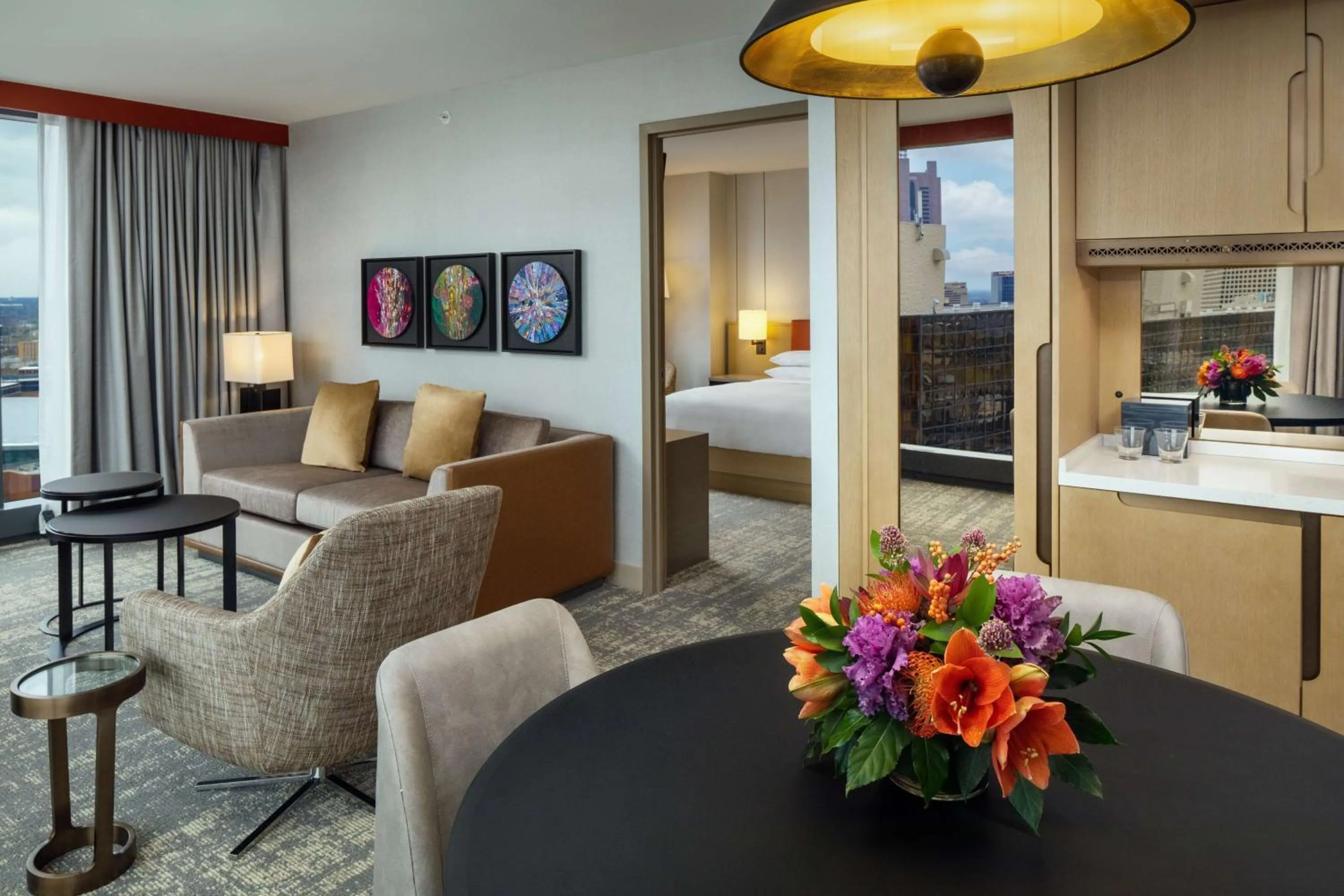 Living room in Hilton Columbus Downtown