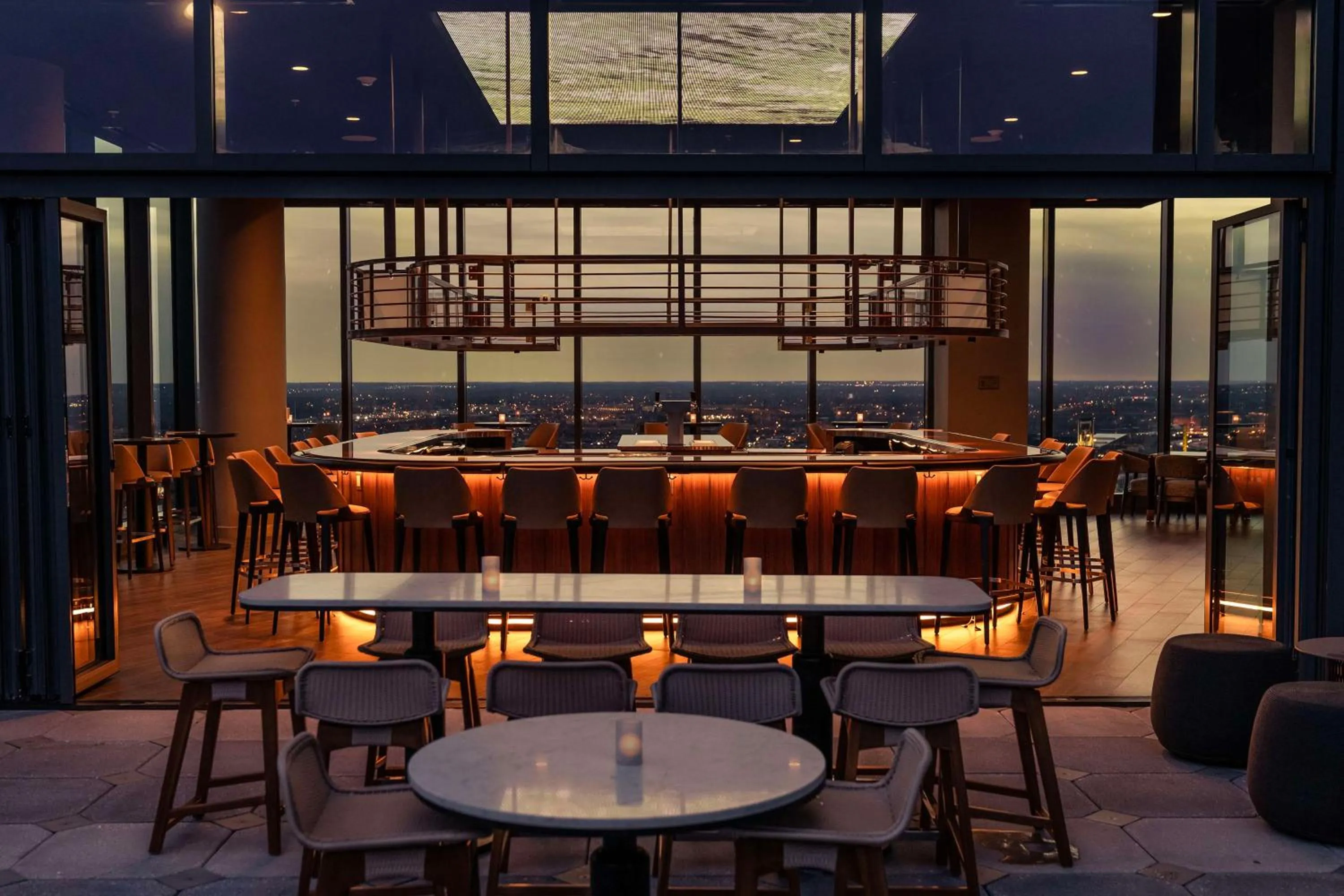 Lounge or bar in Hilton Columbus Downtown