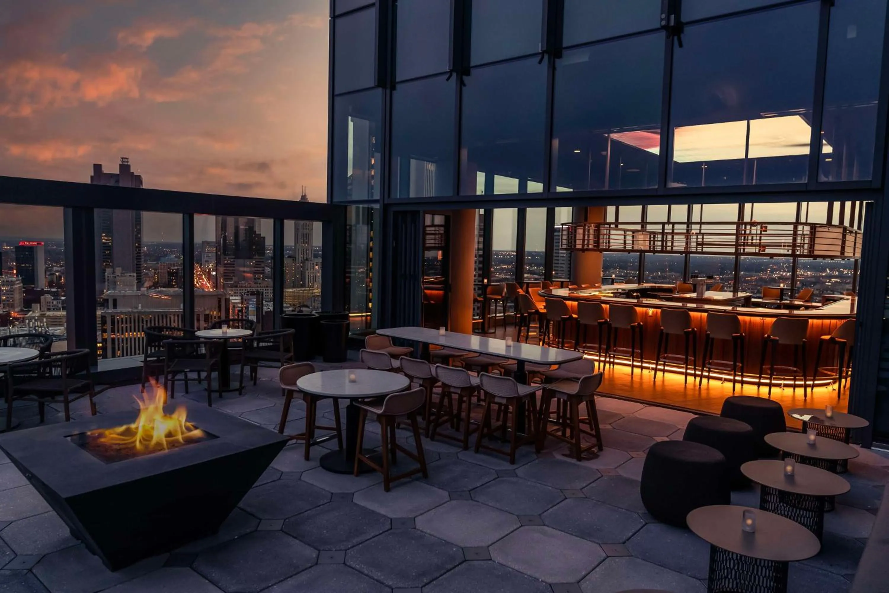 Lounge or bar in Hilton Columbus Downtown