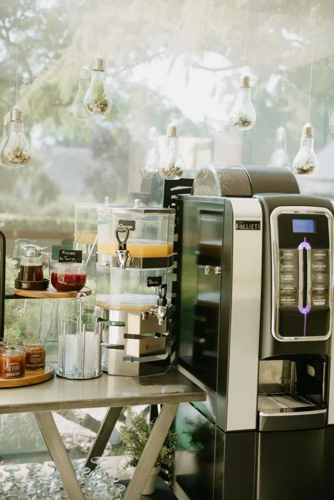 Breakfast in Logis Hôtel du Château
