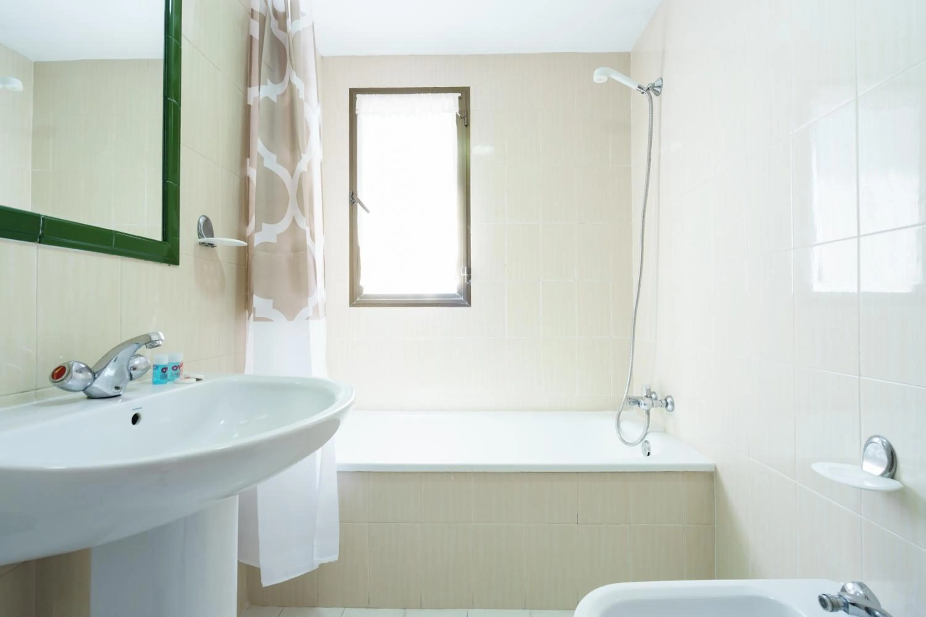 Twin Room - single occupancy in Hotel Costa Andaluza