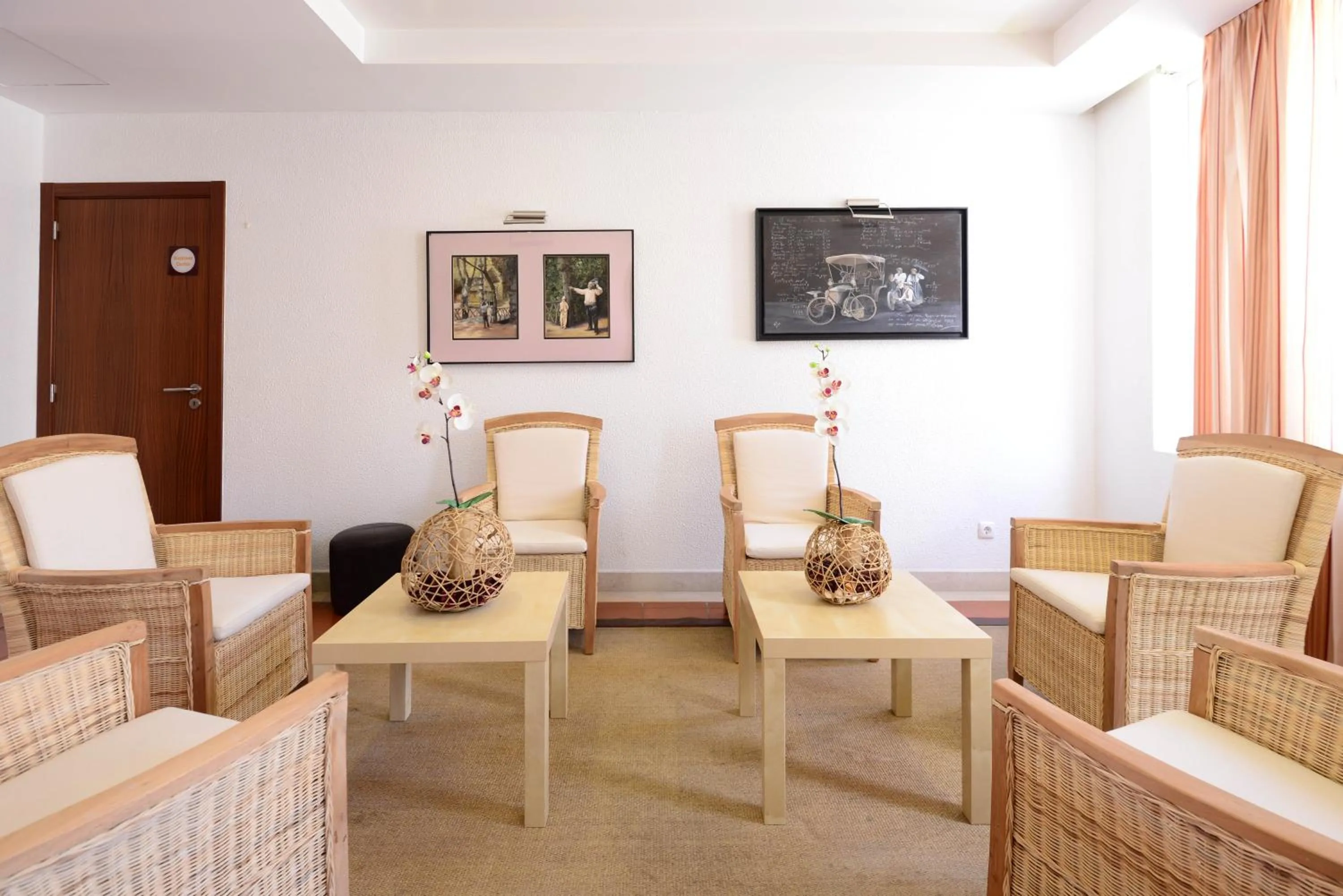 Communal lounge/ TV room in Hotel Dom Nuno